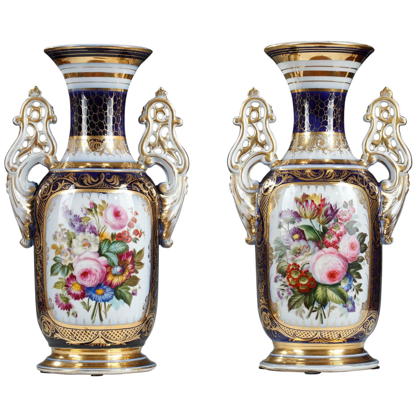 Elegant Pair of Flowery Valentine Porcelain Vases, France, Circa 1860 For Sale