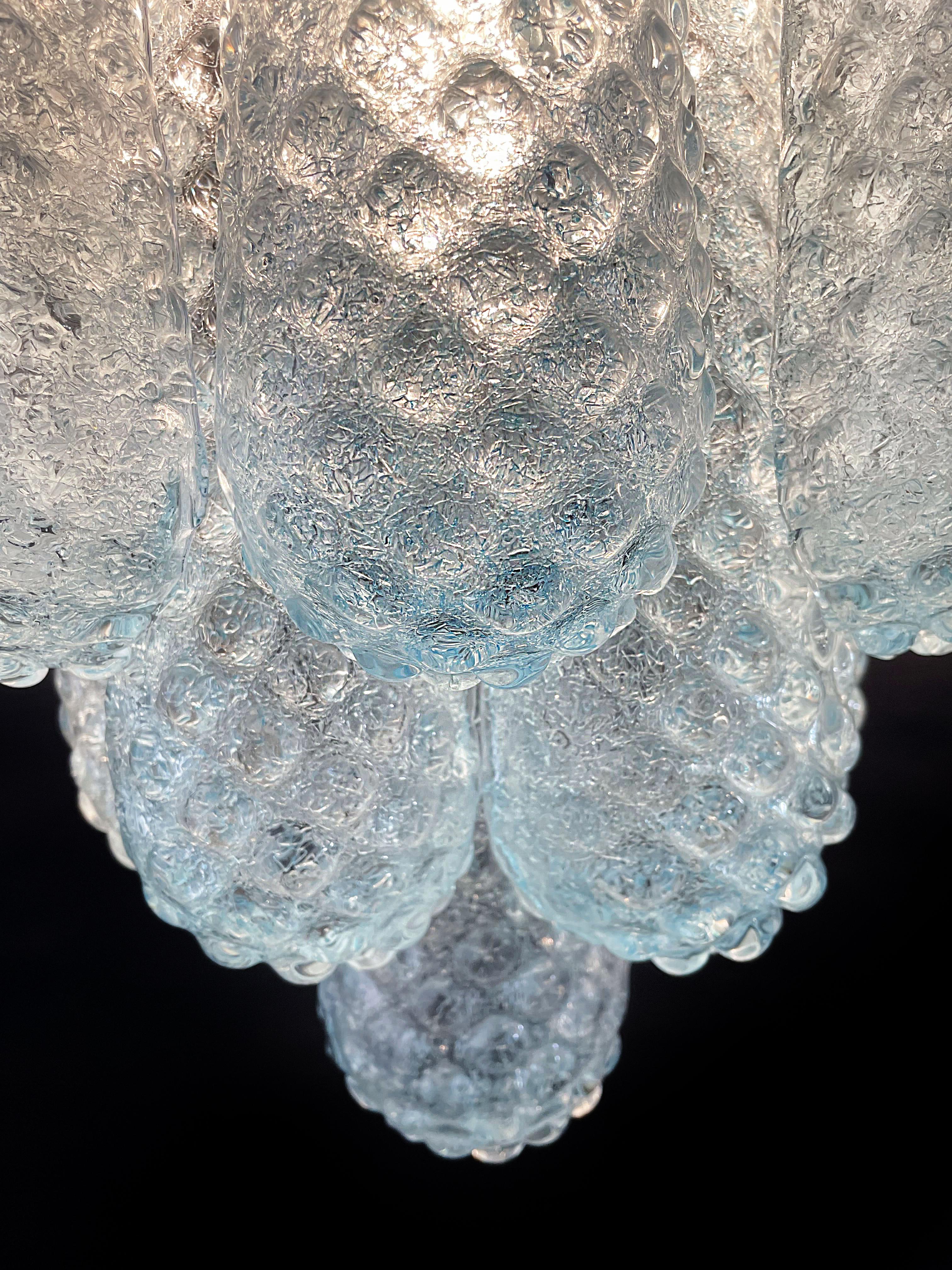Elegante coppia di lampade da parete vintage a goccia con petali in vetro blu, Murano, 1970 in vendita 3
