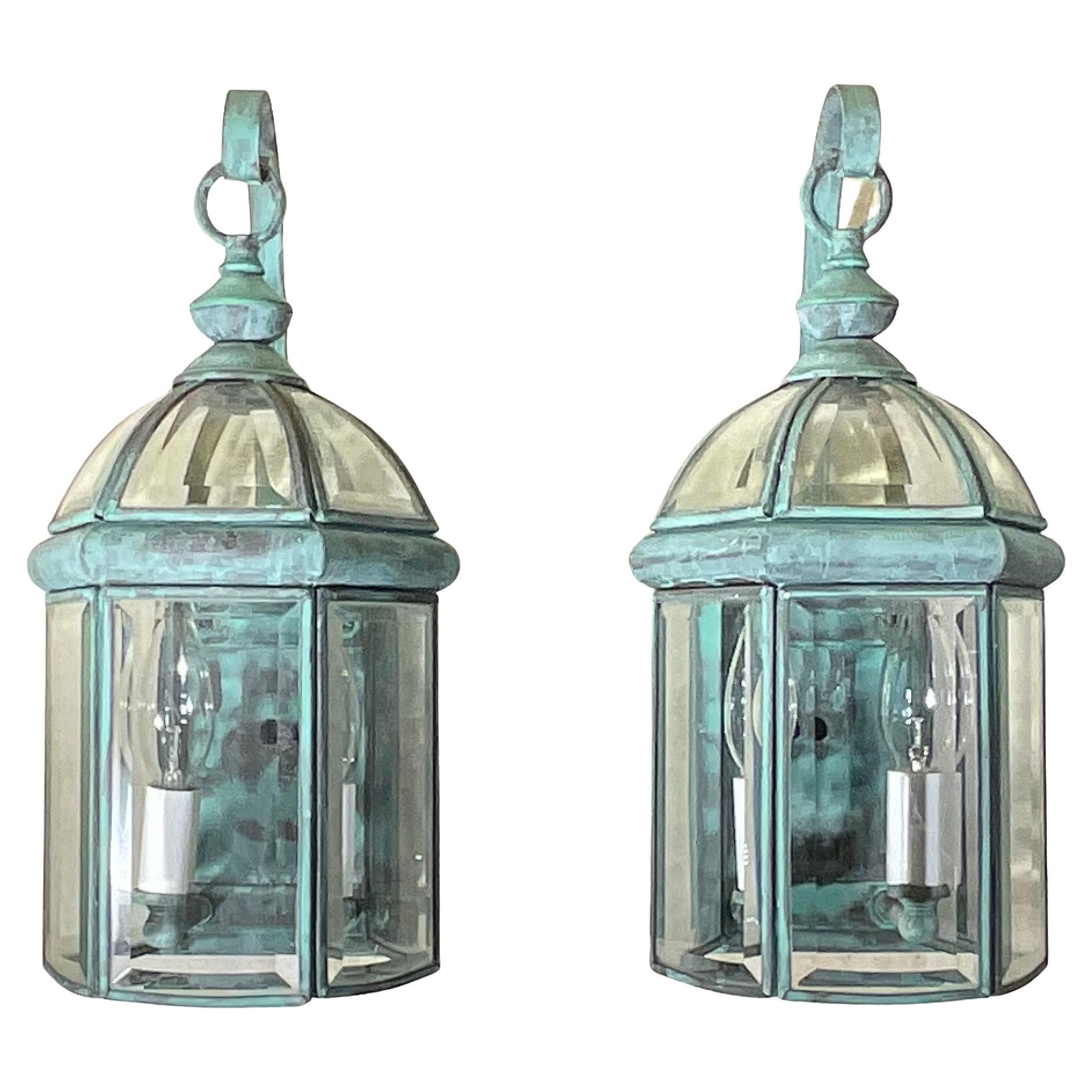 Elegance Paire d'appliques murales en laiton vintage  Lanternes -6 "w x 6".5d x 14 "h en vente