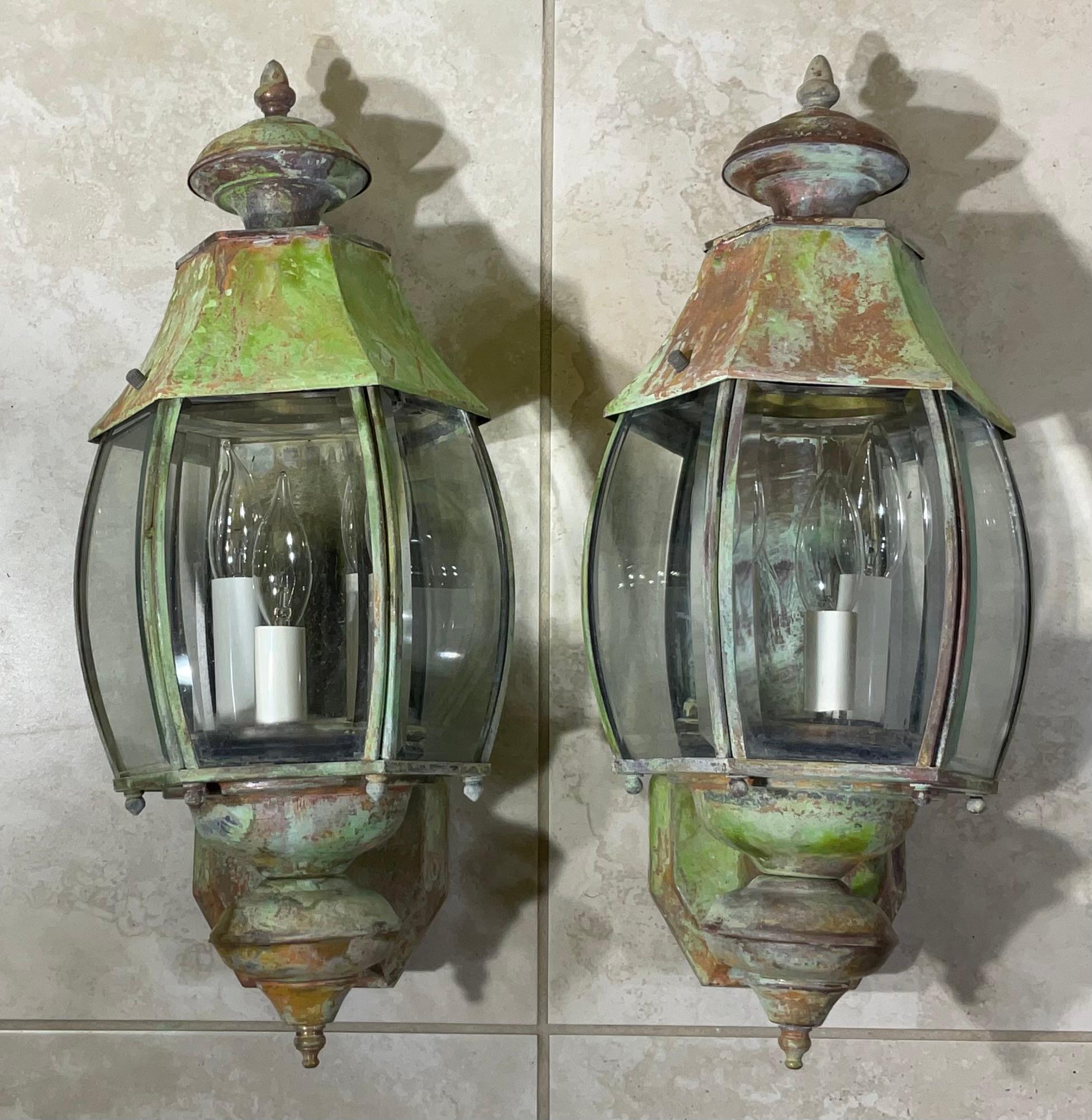 Elegante Par de Pared de Latón Vintage  Linternas Hecho a mano en venta