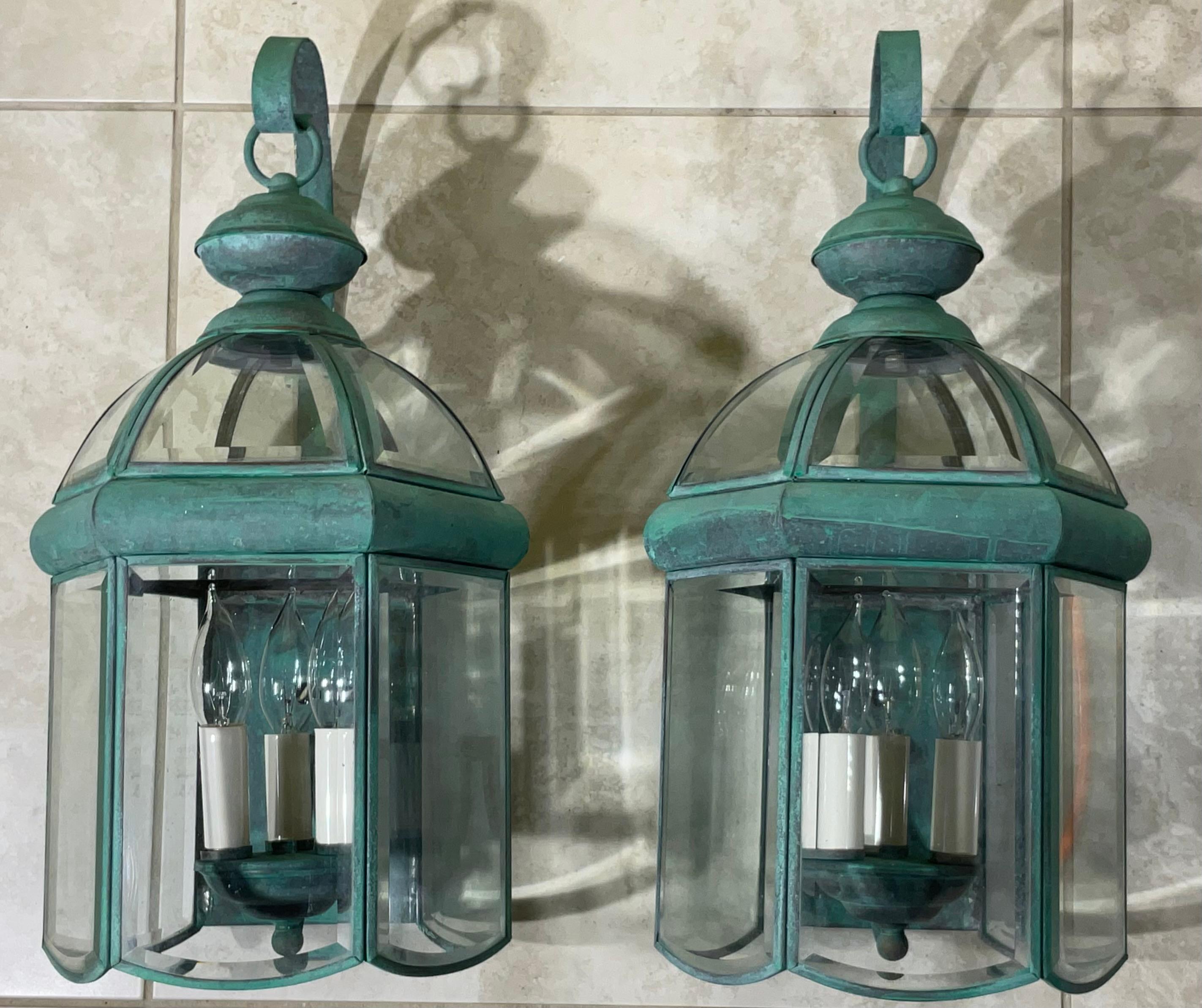 Elegant Pair of Vintage Brass Wall  Lanterns For Sale 2