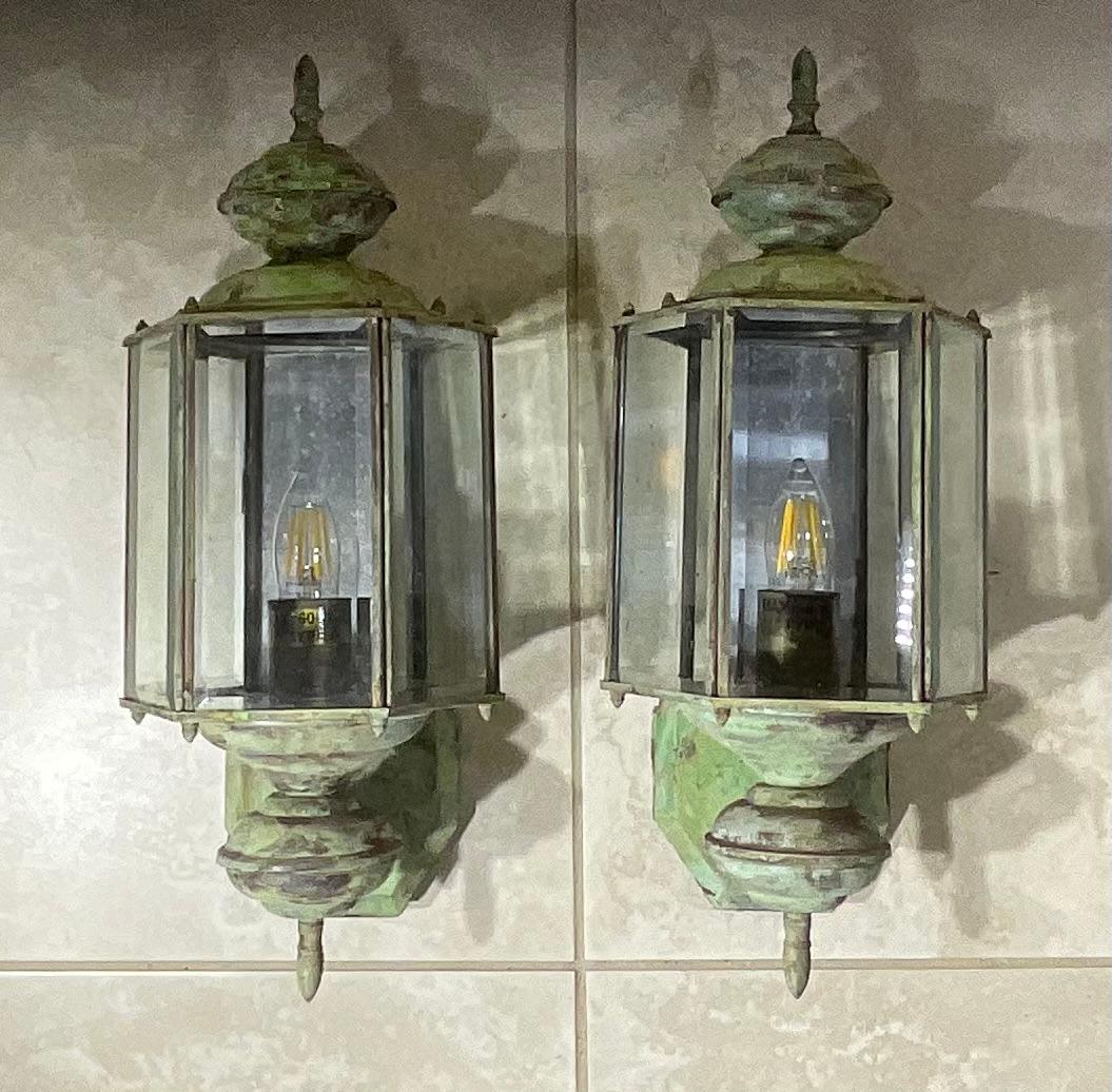 Elegance Paire d'appliques murales en laiton vintage  Lanternes en vente 2