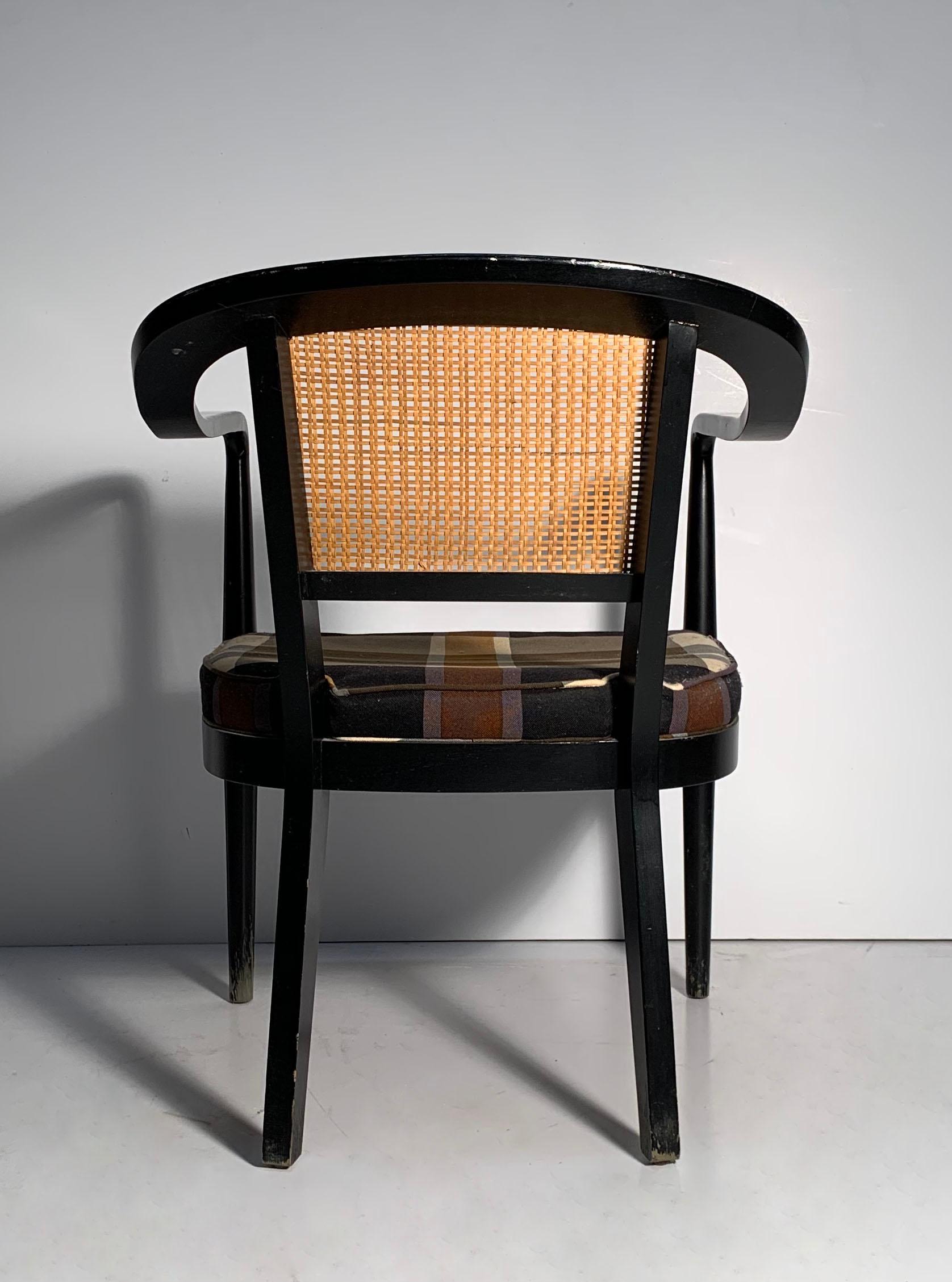 Élégante paire de fauteuils vintage à dossier en rotin Bon état - En vente à Chicago, IL