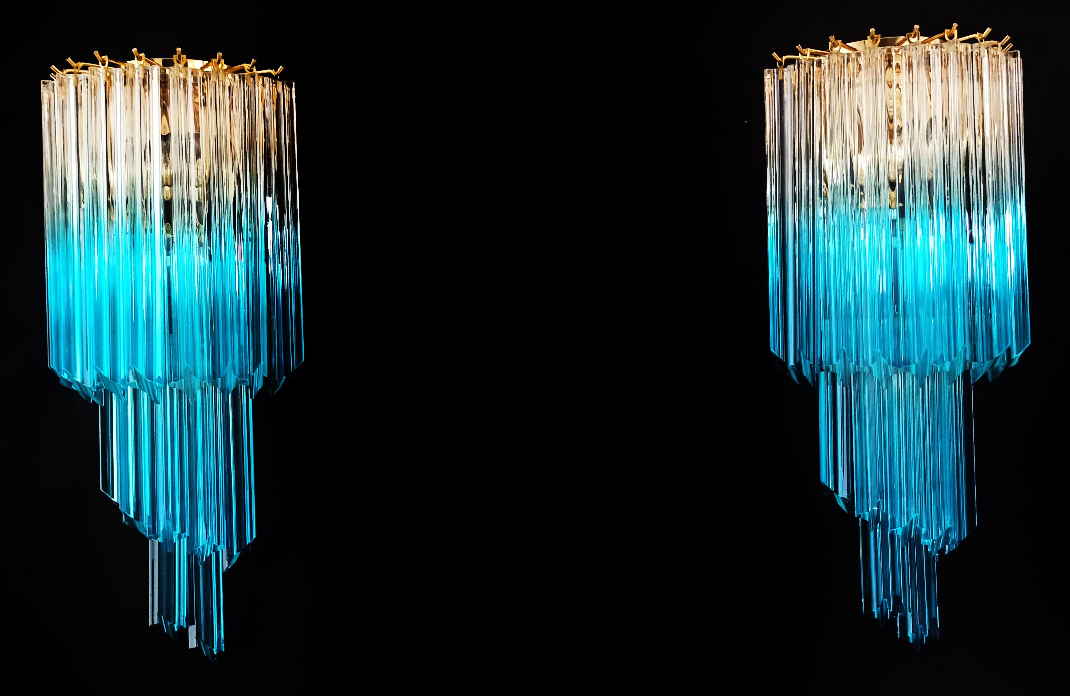 Elegant Pair of vintage Murano wall sconce - 32 quadriedri trasparent and blue For Sale 8