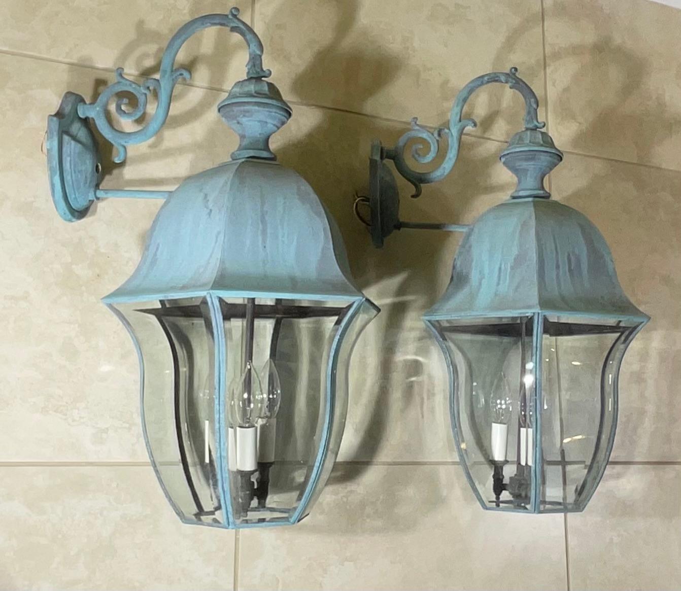 Elegant Pair Of Vintage Solid Brass Verdigris Patina Wall Lanterns For Sale 5