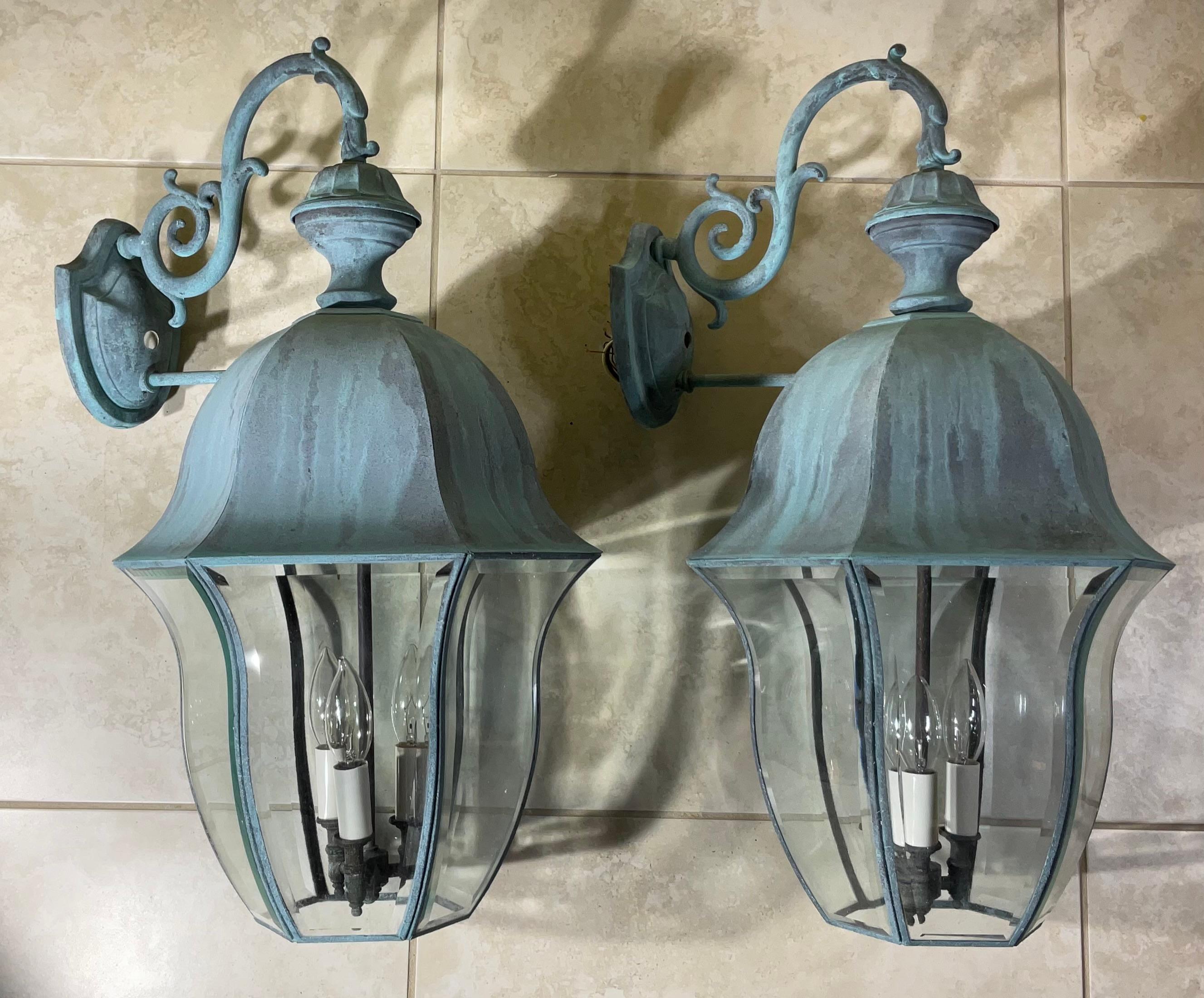 Elegant Pair Of Vintage Solid Brass Verdigris Patina Wall Lanterns For Sale 3