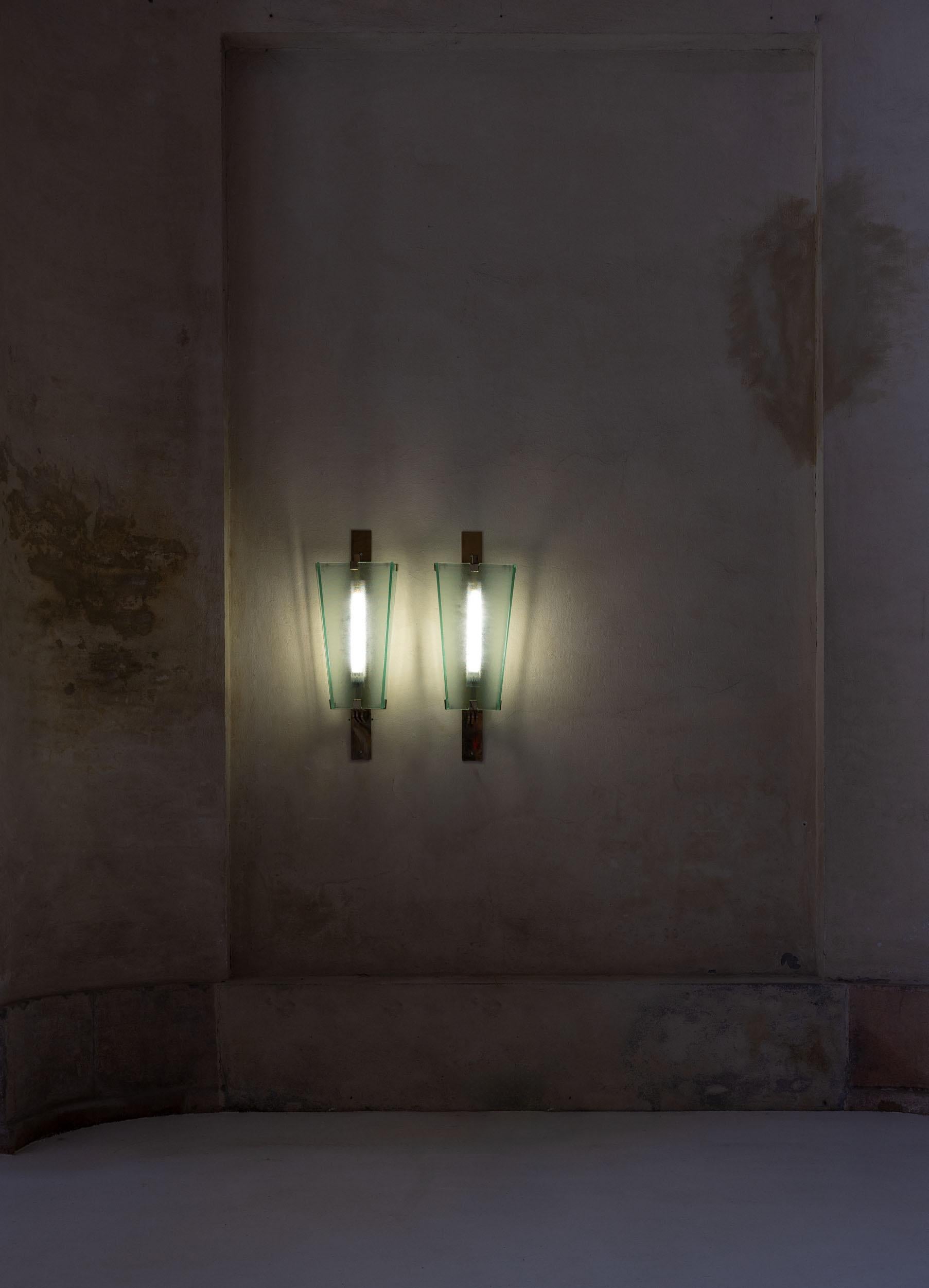 Art Déco Elegante coppia di lampade da parete. Italia, anni '60