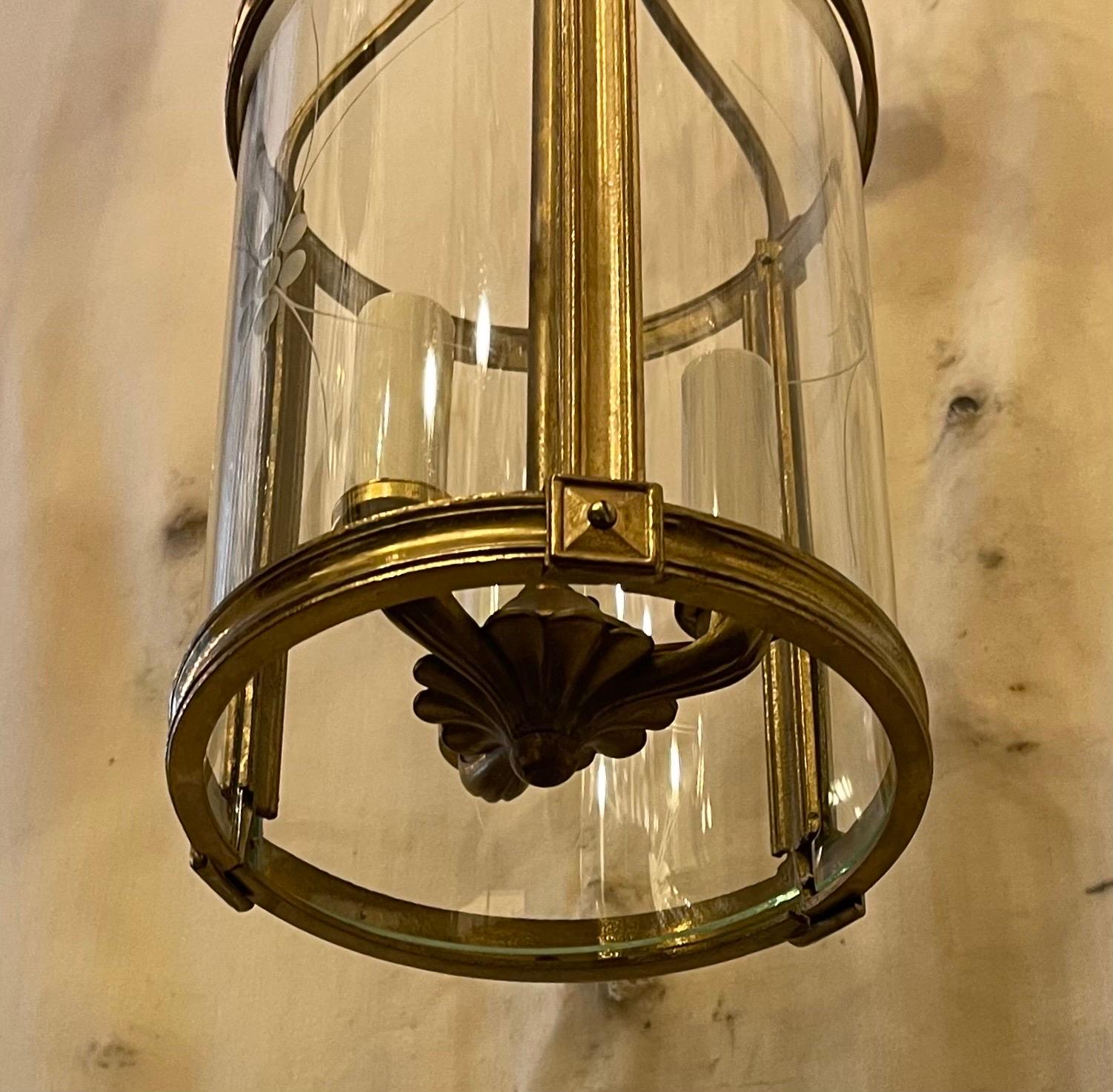 20th Century Elegant Pair Petite Bronze Louis XVI Neoclassical Lanterns Fixtures Curved Glass For Sale
