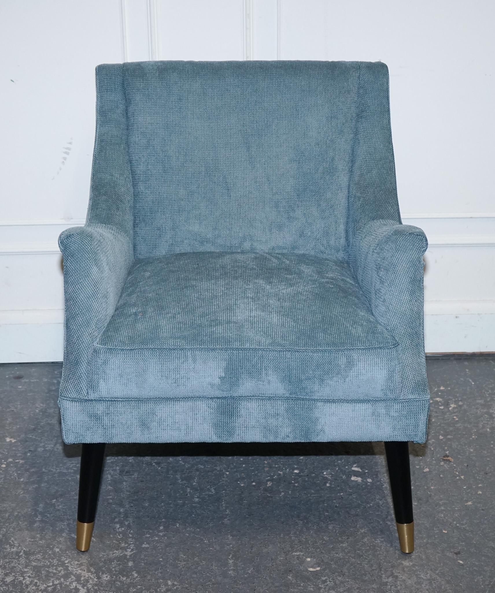 British ELEGANT PALE BLUE VELVER SIDE CHAIR ARMCHAIR WiTH BLACK AND GOLD LEGS For Sale