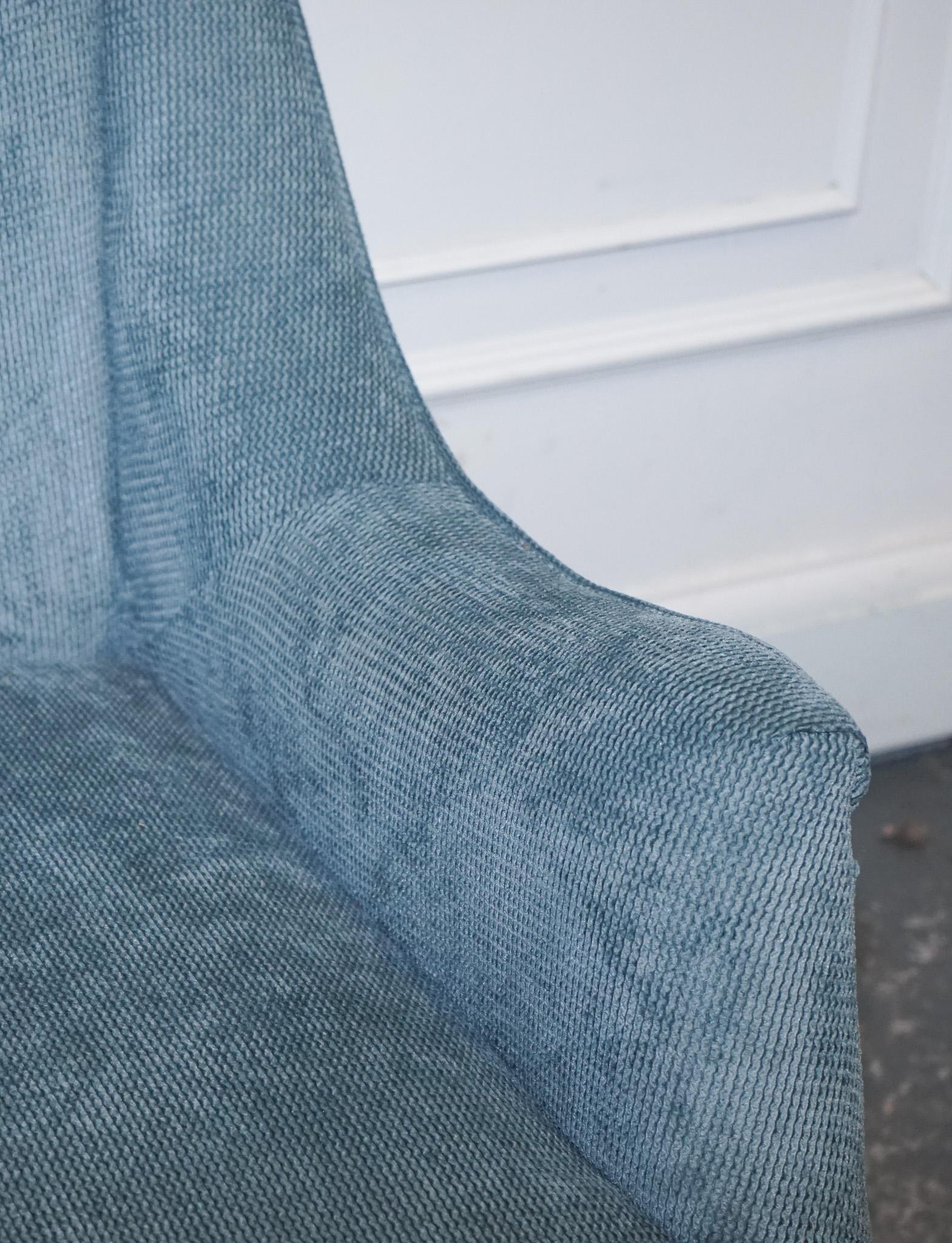 ELEGANT PALE BLUE VELVER SIDE CHAIR ARMCHAIR WiTH BLACK AND GOLD LEGS For Sale 2