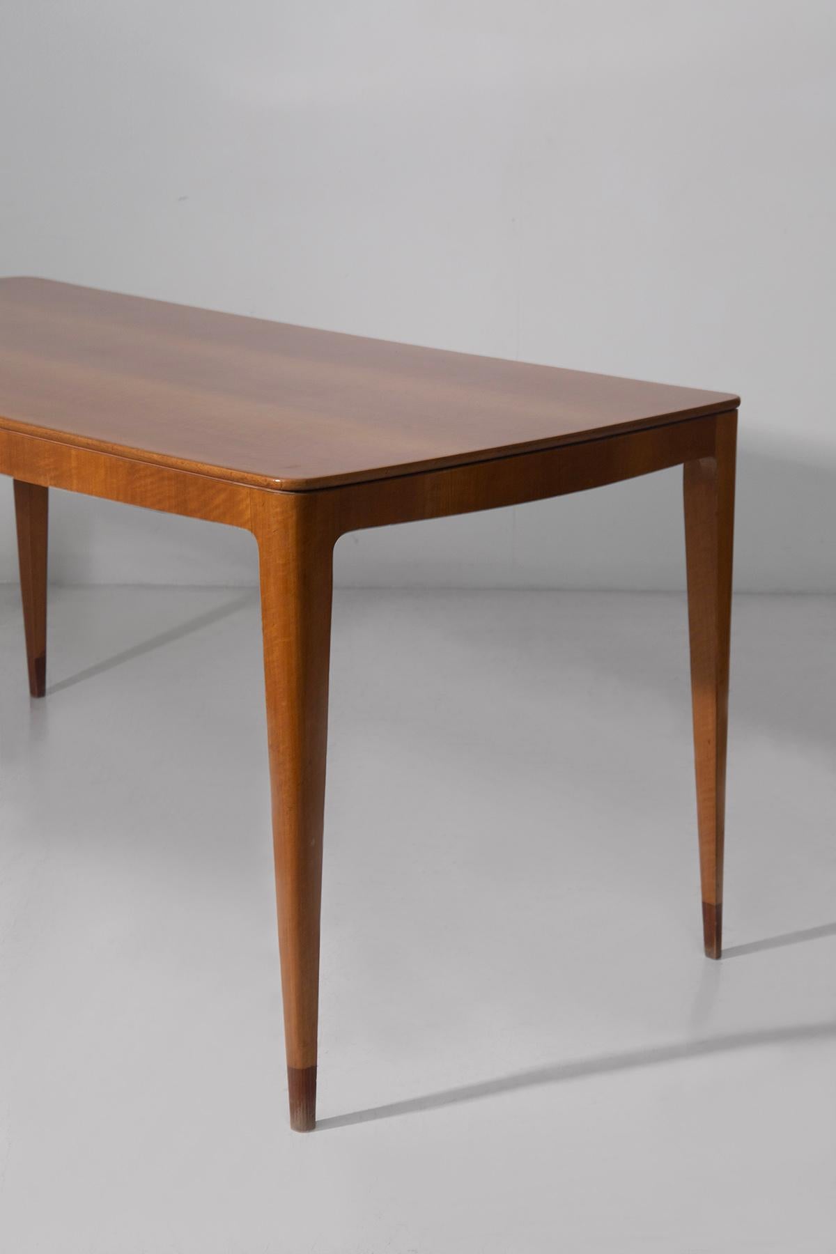 Elegant Paolo Buffa italian Mid Century Dining Table in vendita 3