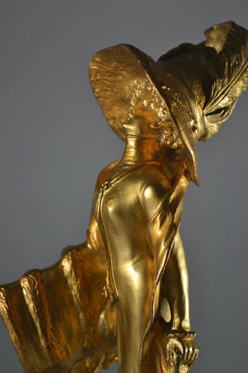 Elegant parisian lady with a hat. Georges Flamand bronze sculpture 3