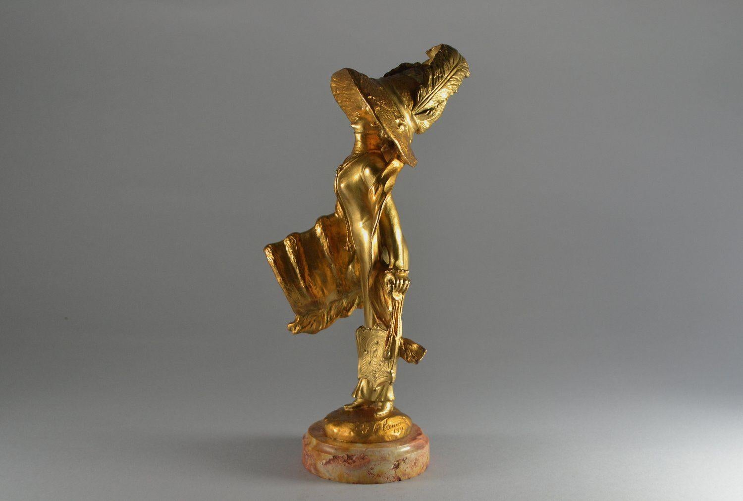 Elegant parisian lady with a hat. Georges Flamand bronze sculpture 4