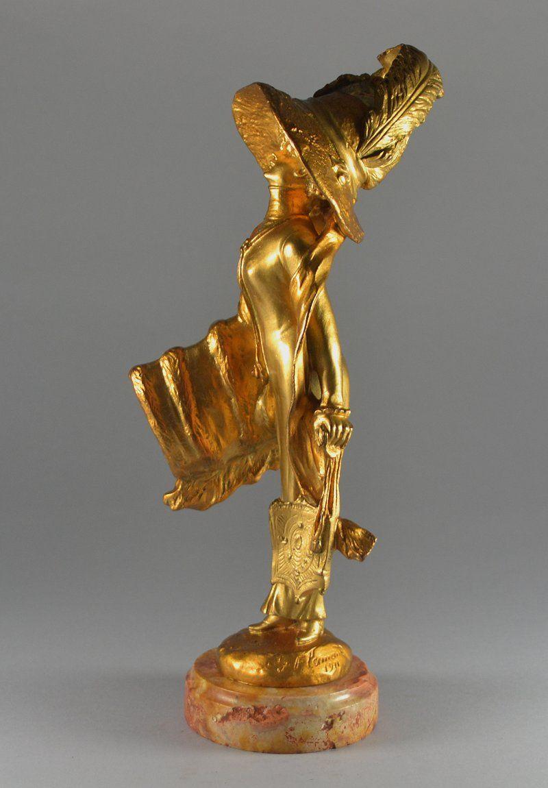 Elegant parisian lady with a hat. Georges Flamand bronze sculpture 1