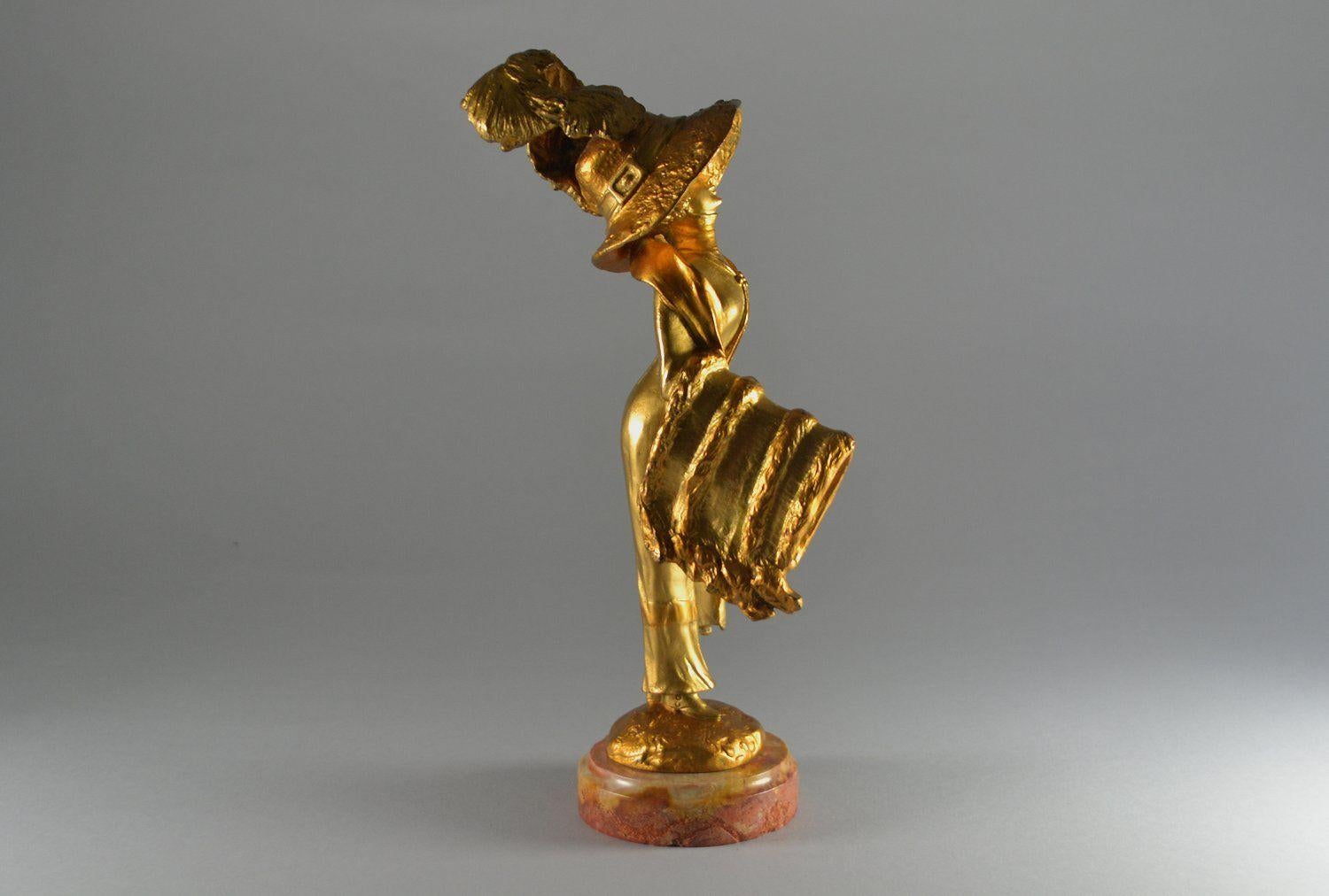 Elegant parisian lady with a hat. Georges Flamand bronze sculpture 2