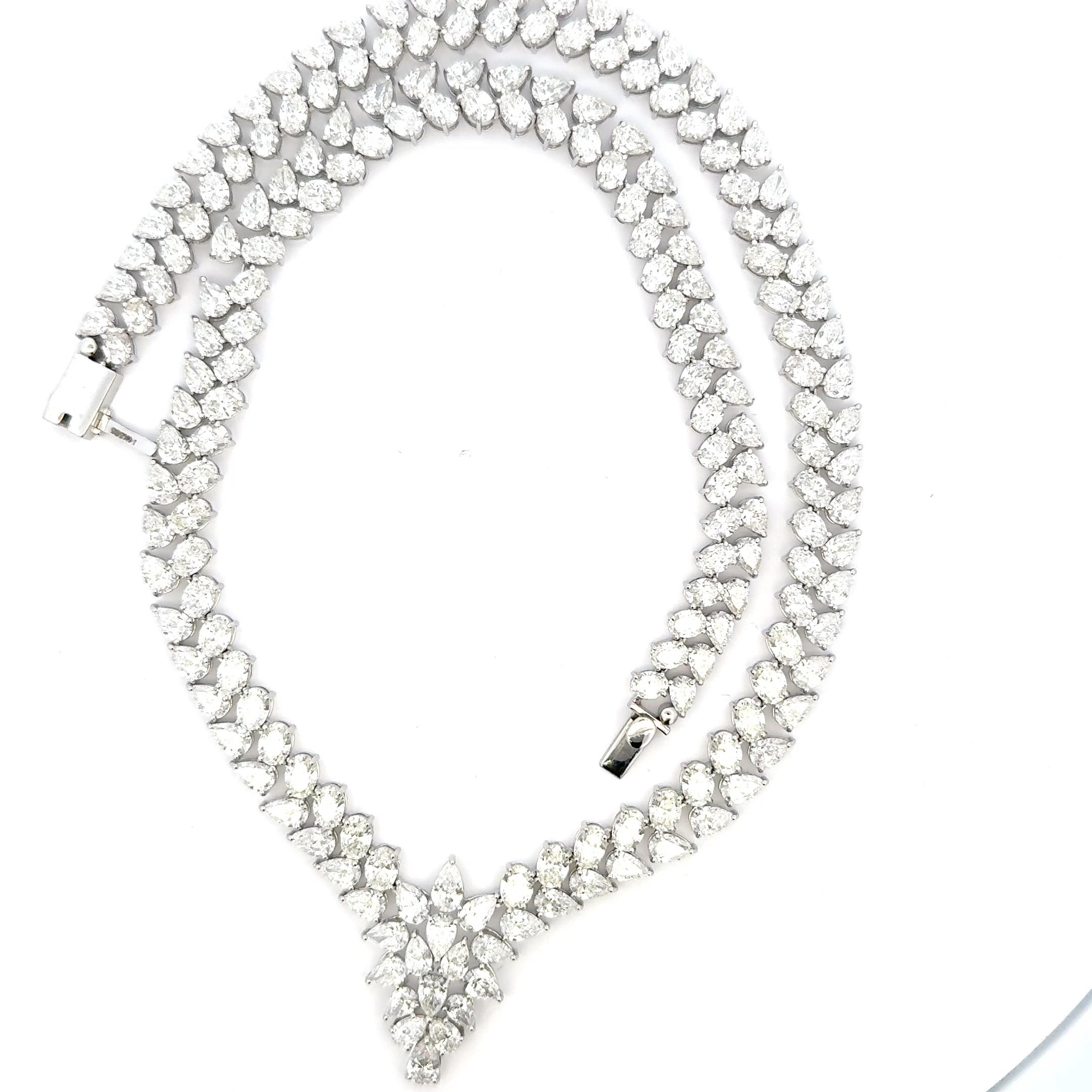Moderne Collier de diamants en forme de poire en vente