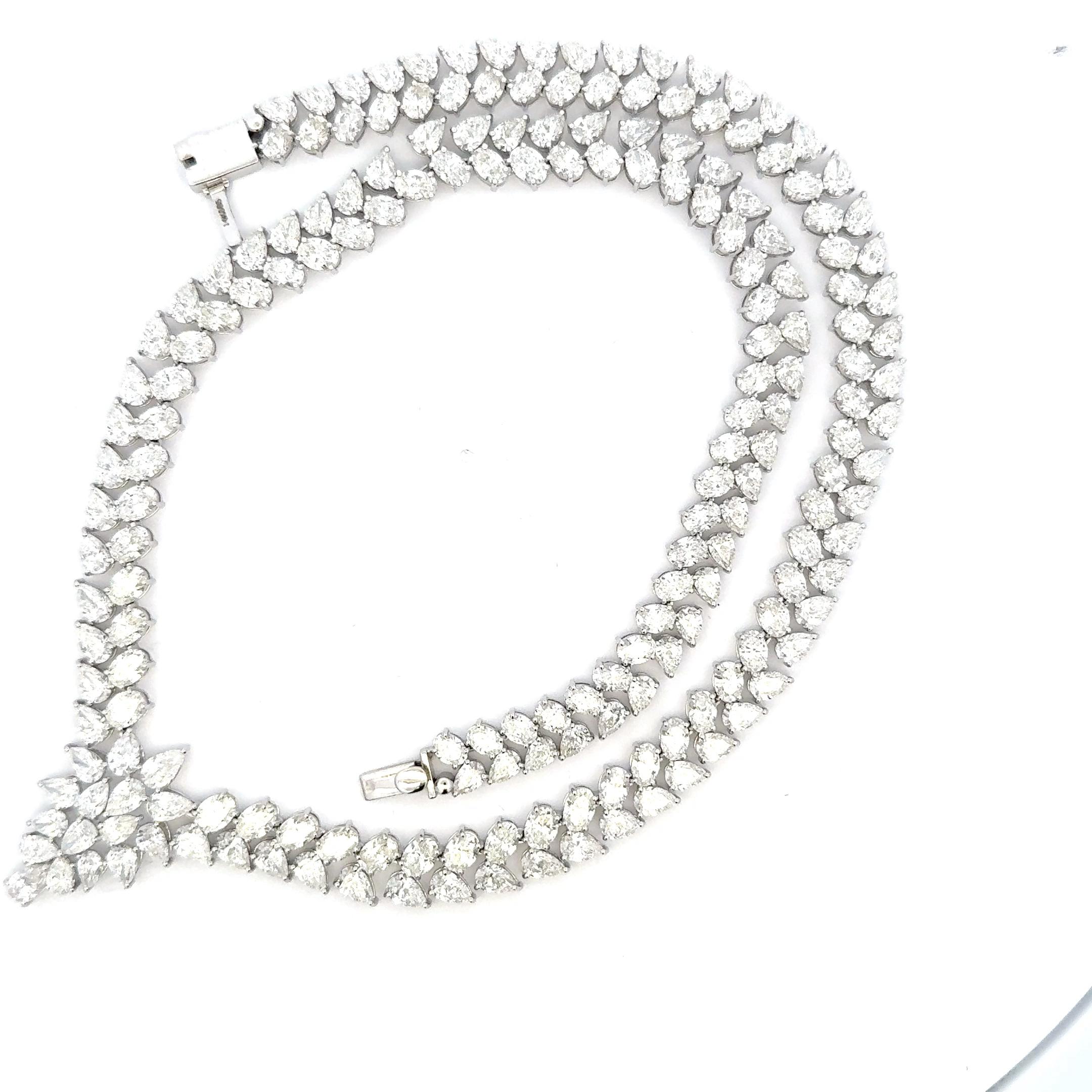 Taille poire Collier de diamants en forme de poire en vente