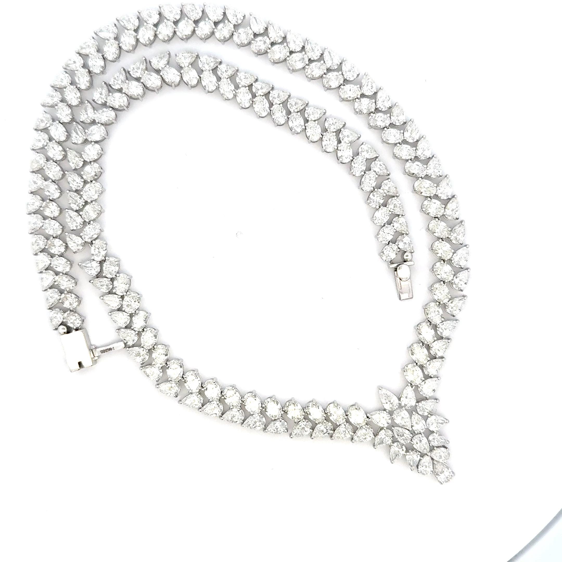Collier de diamants en forme de poire Neuf - En vente à Los Angeles, CA