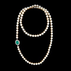 Elegant Pearl Necklace with Green Agate and Rose-Cut Diamond Gold Clasp