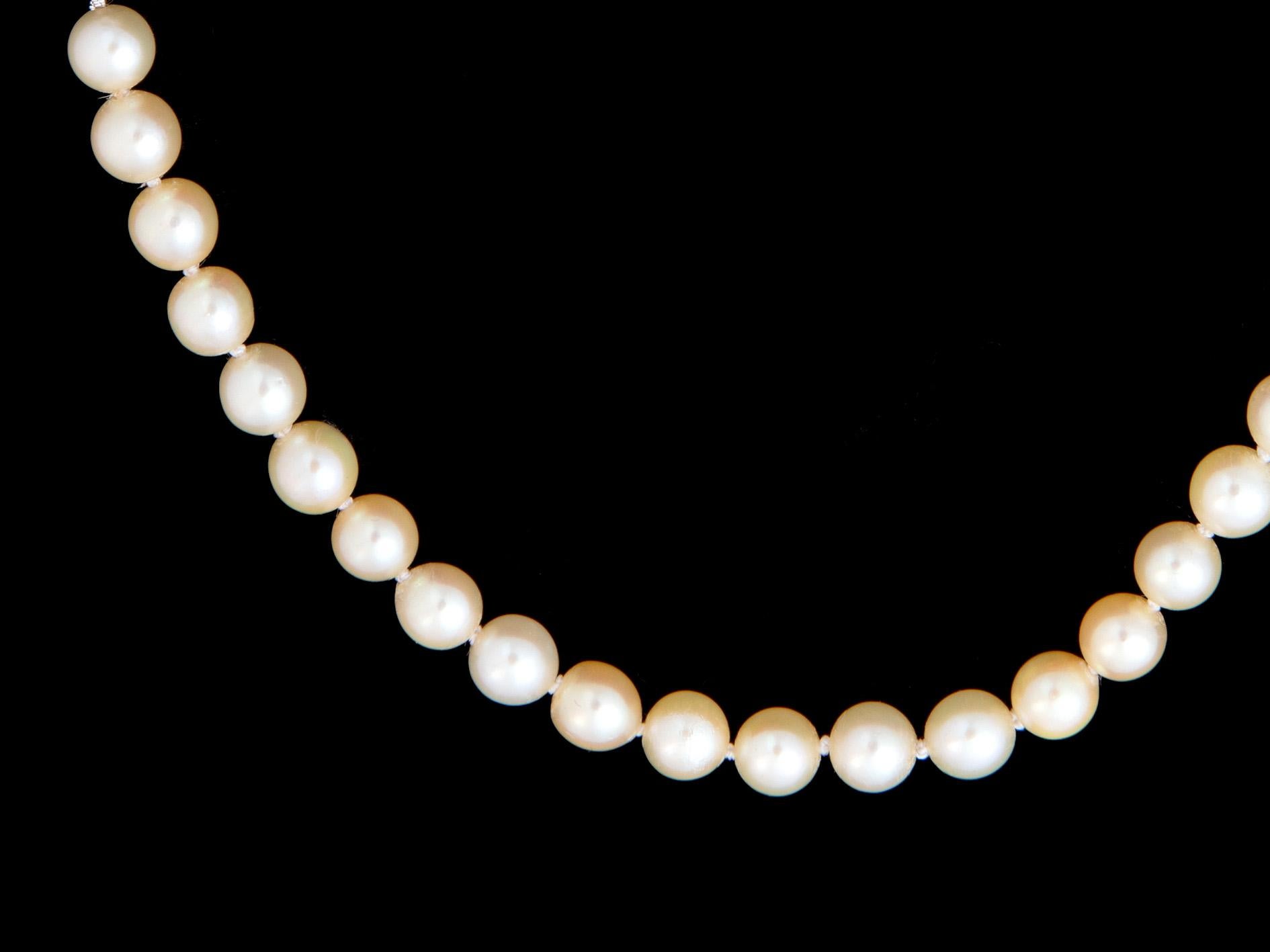 Elegant collier de perles avec agate verte et diamant taillé en rose fermoir en or en vente 2