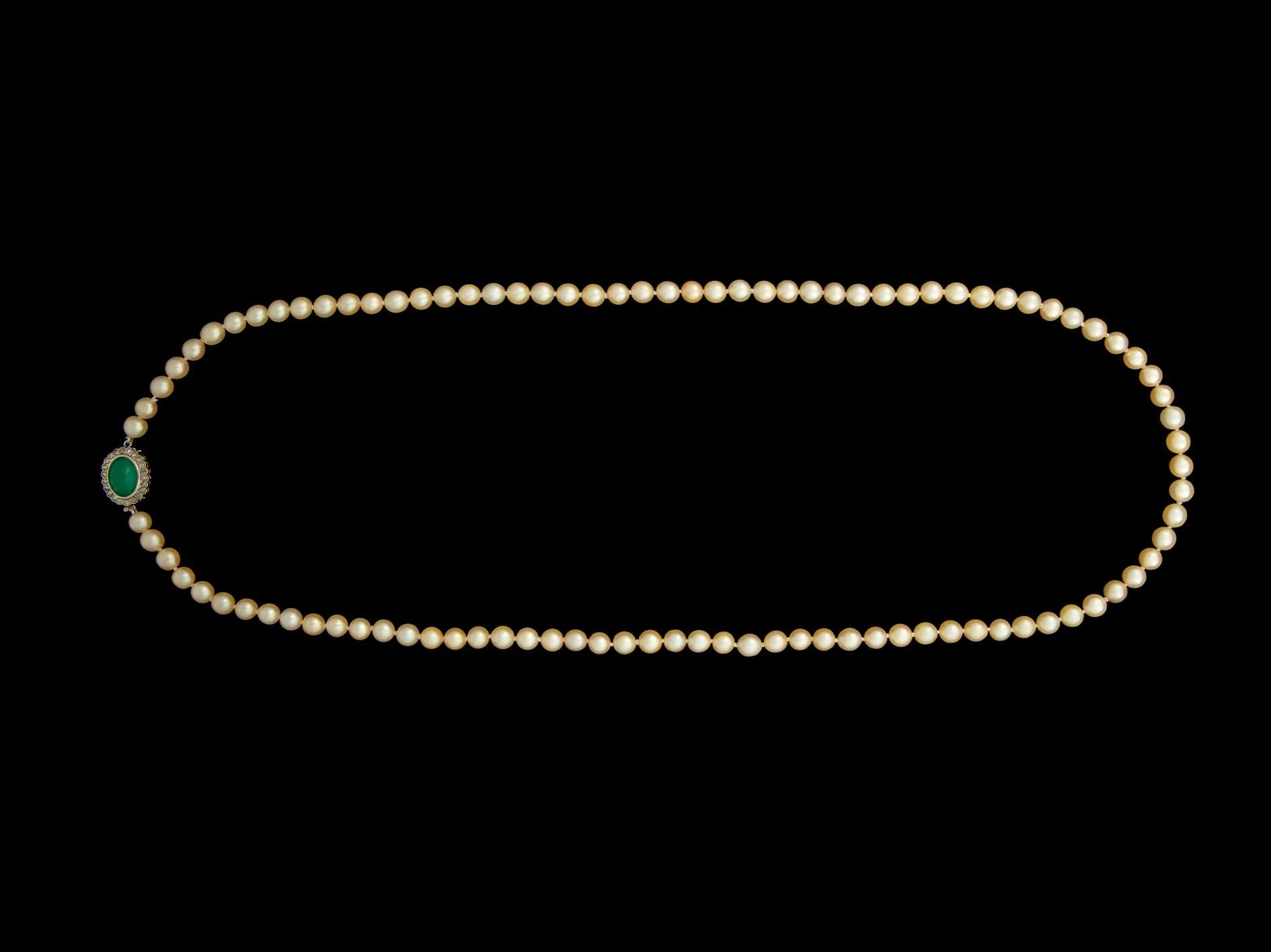 Elegant collier de perles avec agate verte et diamant taillé en rose fermoir en or en vente 4