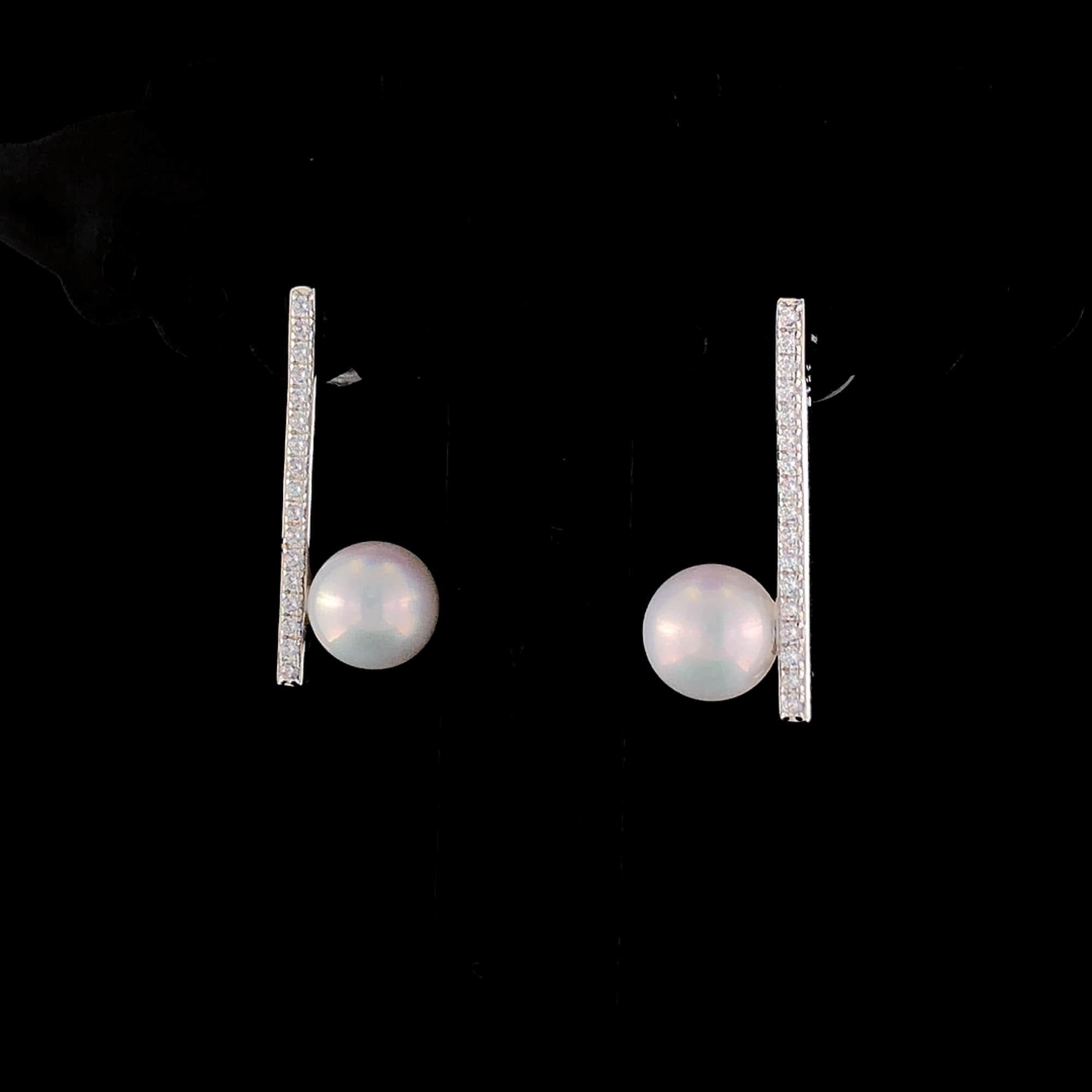 Taille ronde Elegance - Boucles d'oreilles en perles en vente