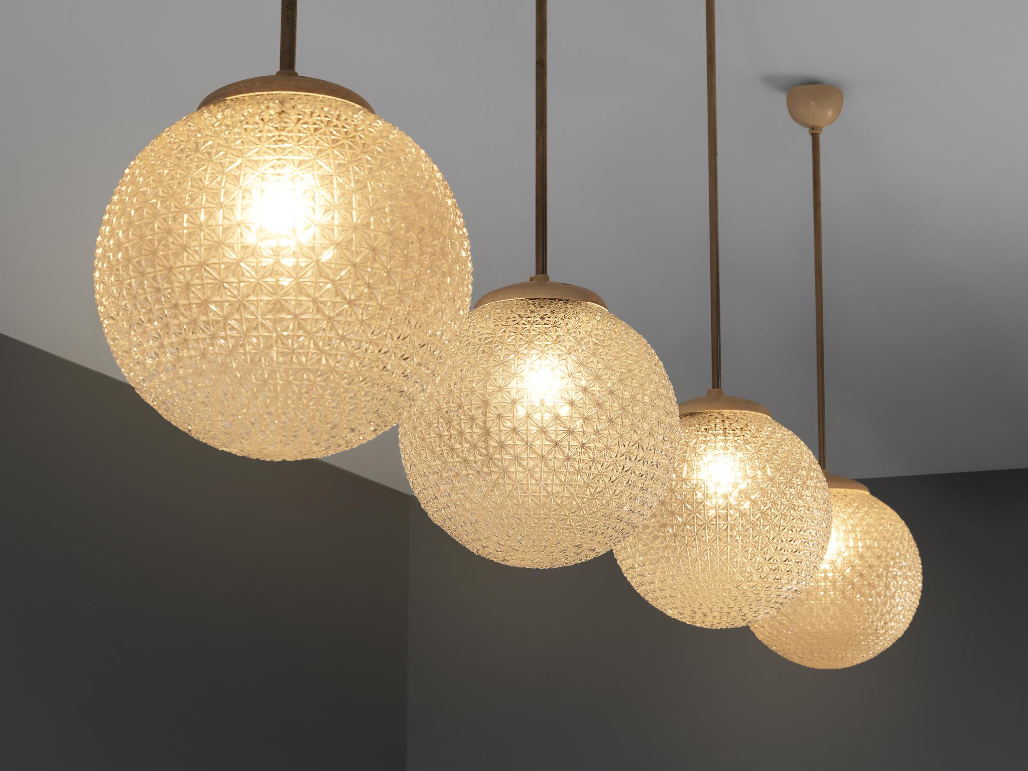 Elegant Pendant Lamps in Structured Glass 1