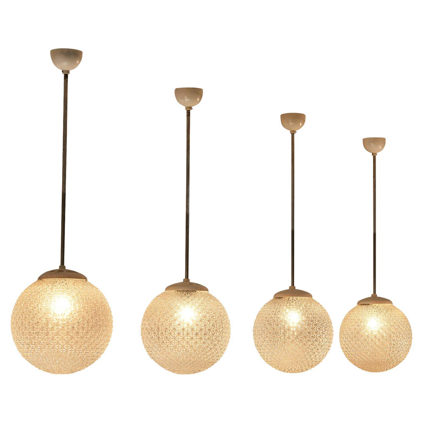 Elegant Pendant Lamps in Structured Glass