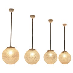 Elegant Pendant Lamps in Structured Glass