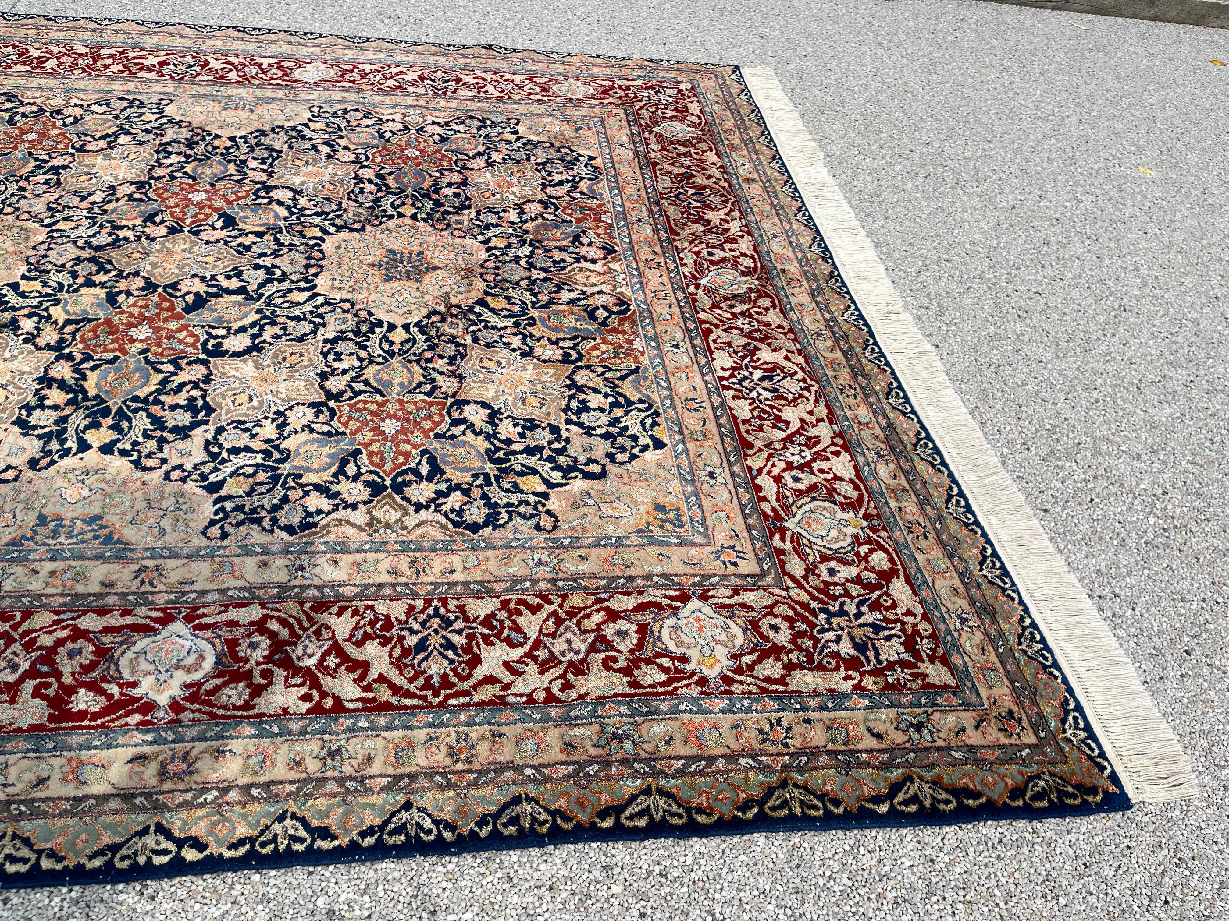 Elegant Persian Rug, Indo-Ispahan in Wool and Silk on Silk, Extra Fine Quality For Sale 6