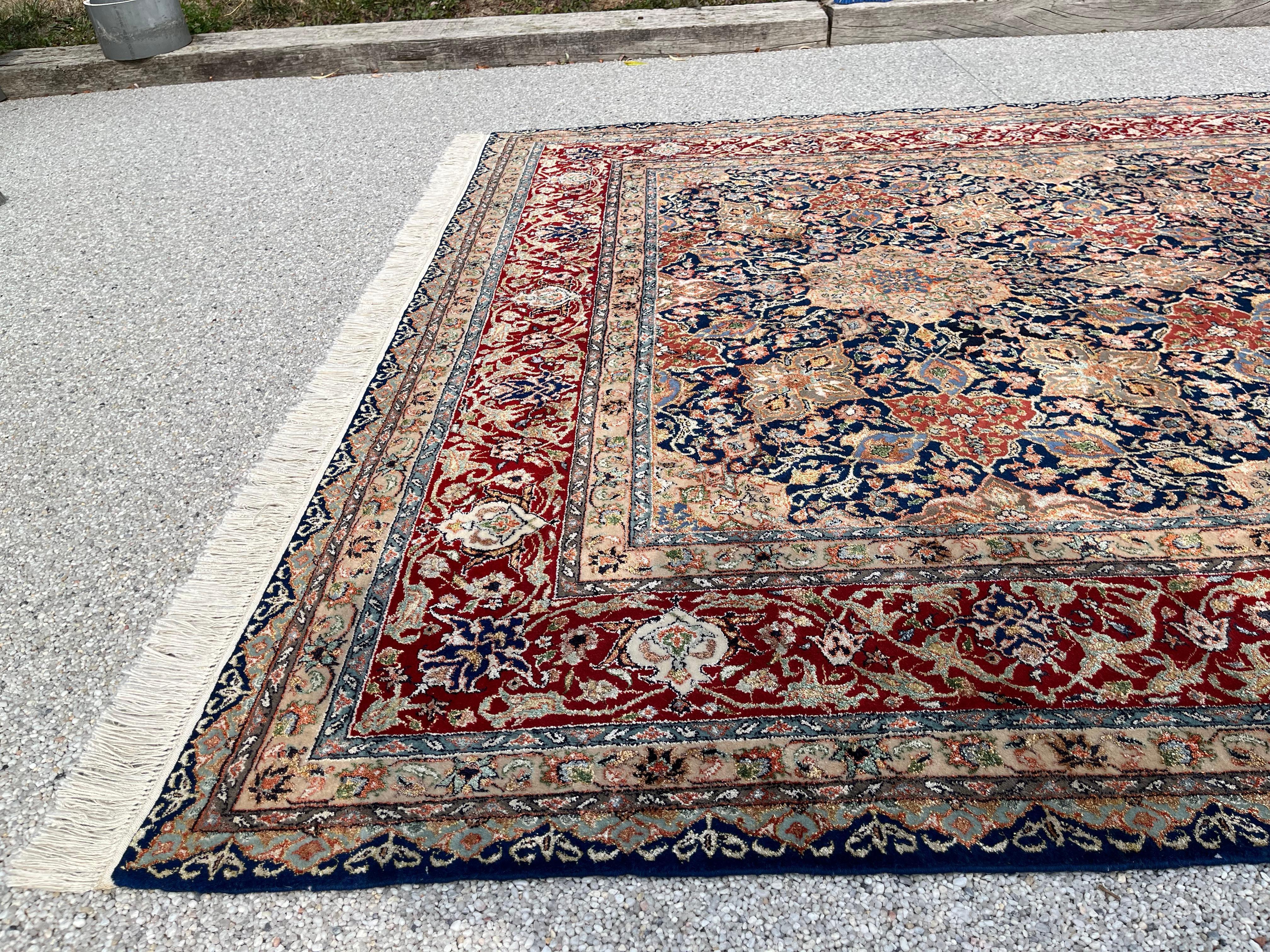 Elegant Persian Rug, Indo-Ispahan in Wool and Silk on Silk, Extra Fine Quality For Sale 8