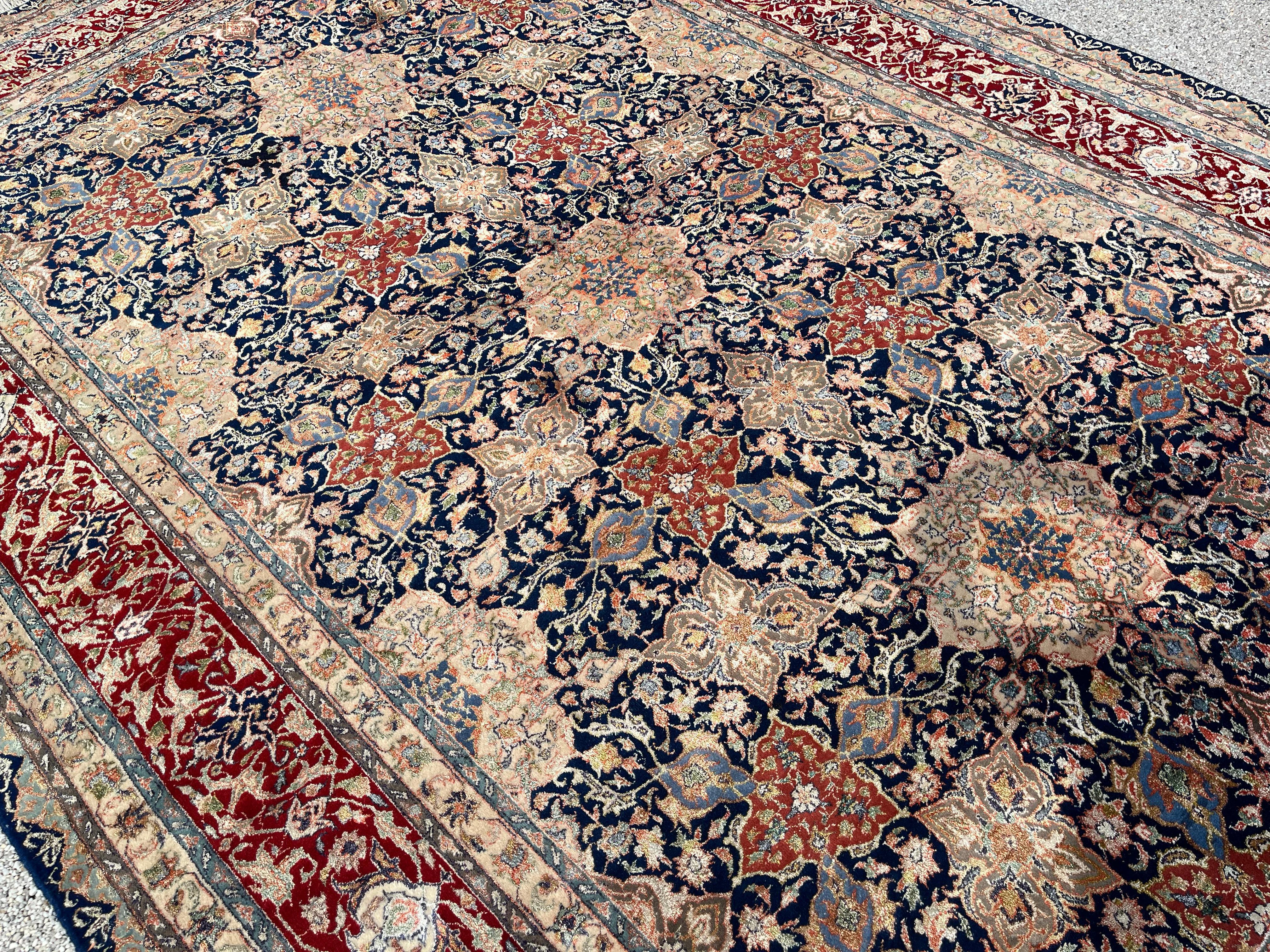 Elegant Persian Rug, Indo-Ispahan in Wool and Silk on Silk, Extra Fine Quality For Sale 1