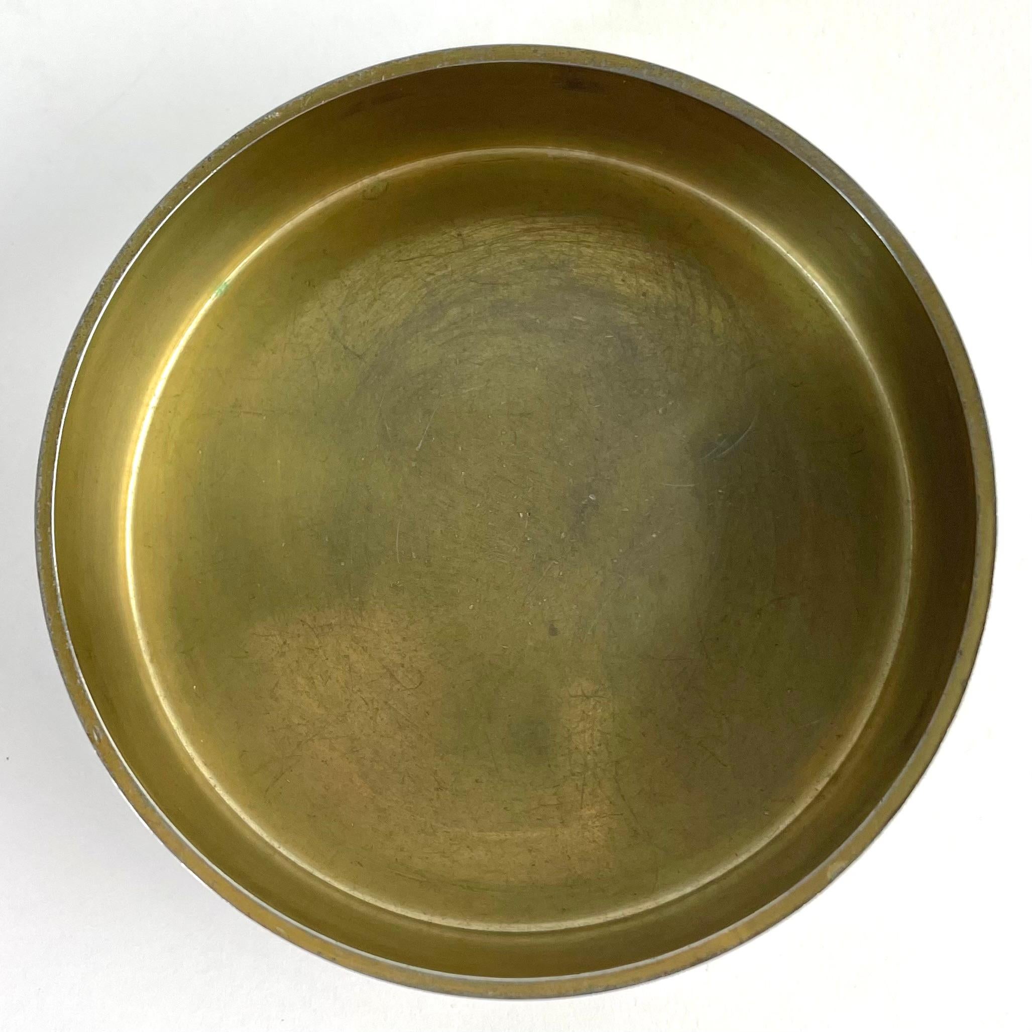 Elegant Pewter Box with Black Wooden Knob, Swedish Grace, GAB 1934 In Good Condition For Sale In Knivsta, SE