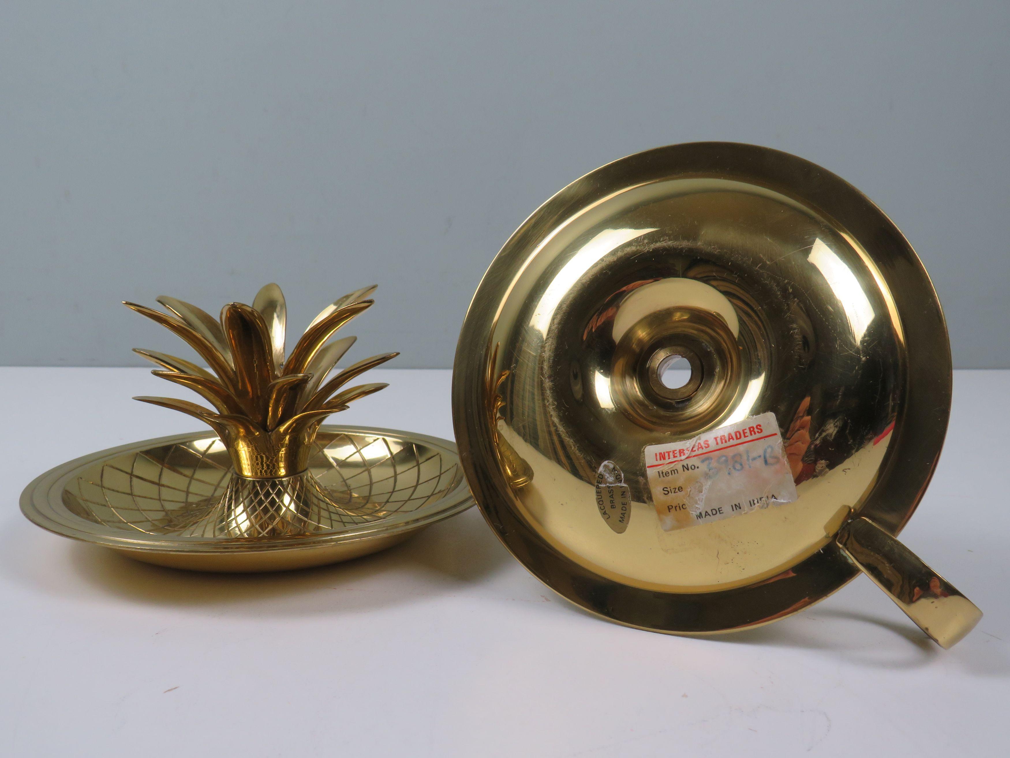 Eleganza dei candelabri ad ananas in ottone laccato 1970 in vendita 3