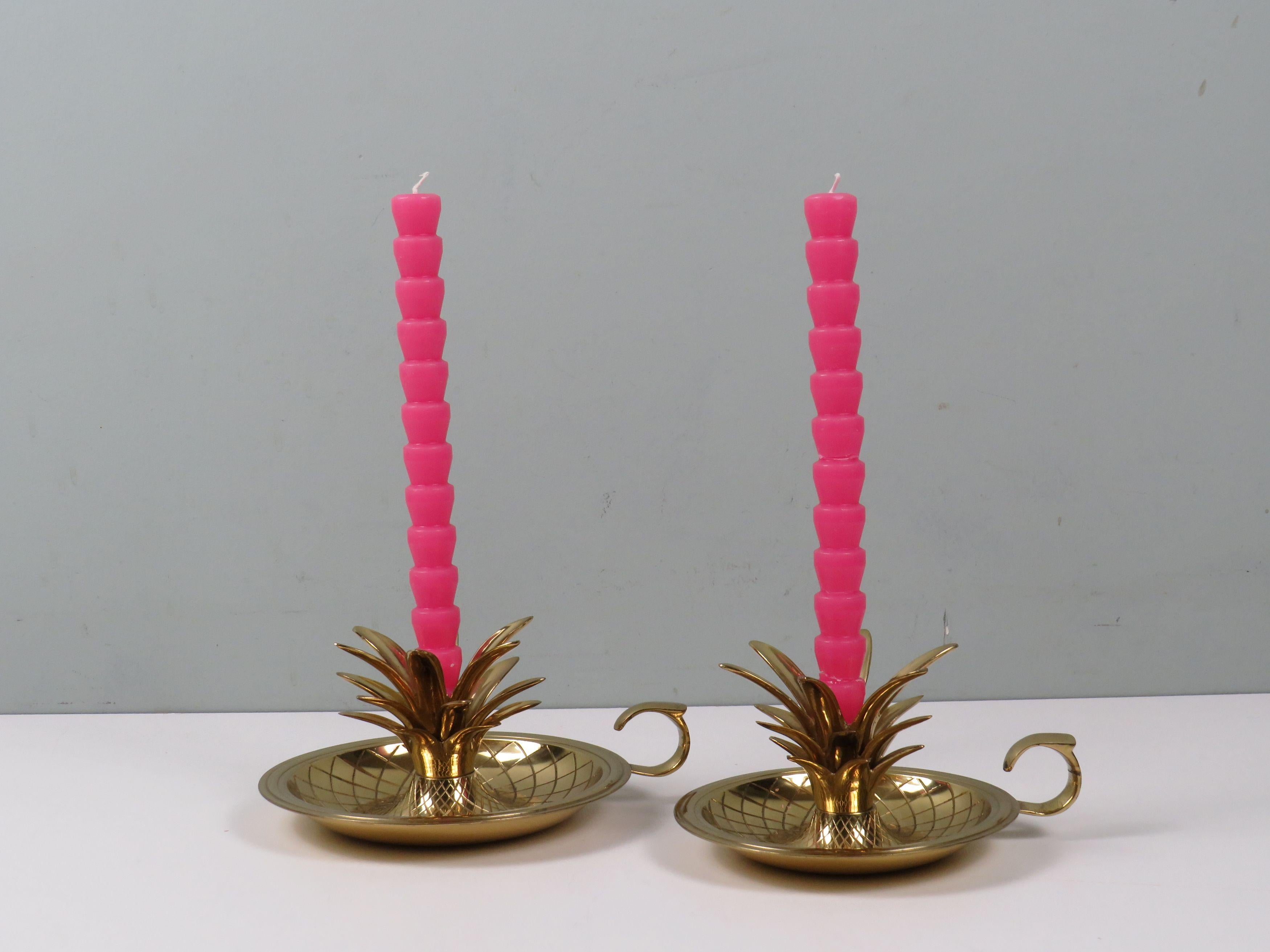 Hollywood Regency Eleganza dei candelabri ad ananas in ottone laccato 1970 in vendita