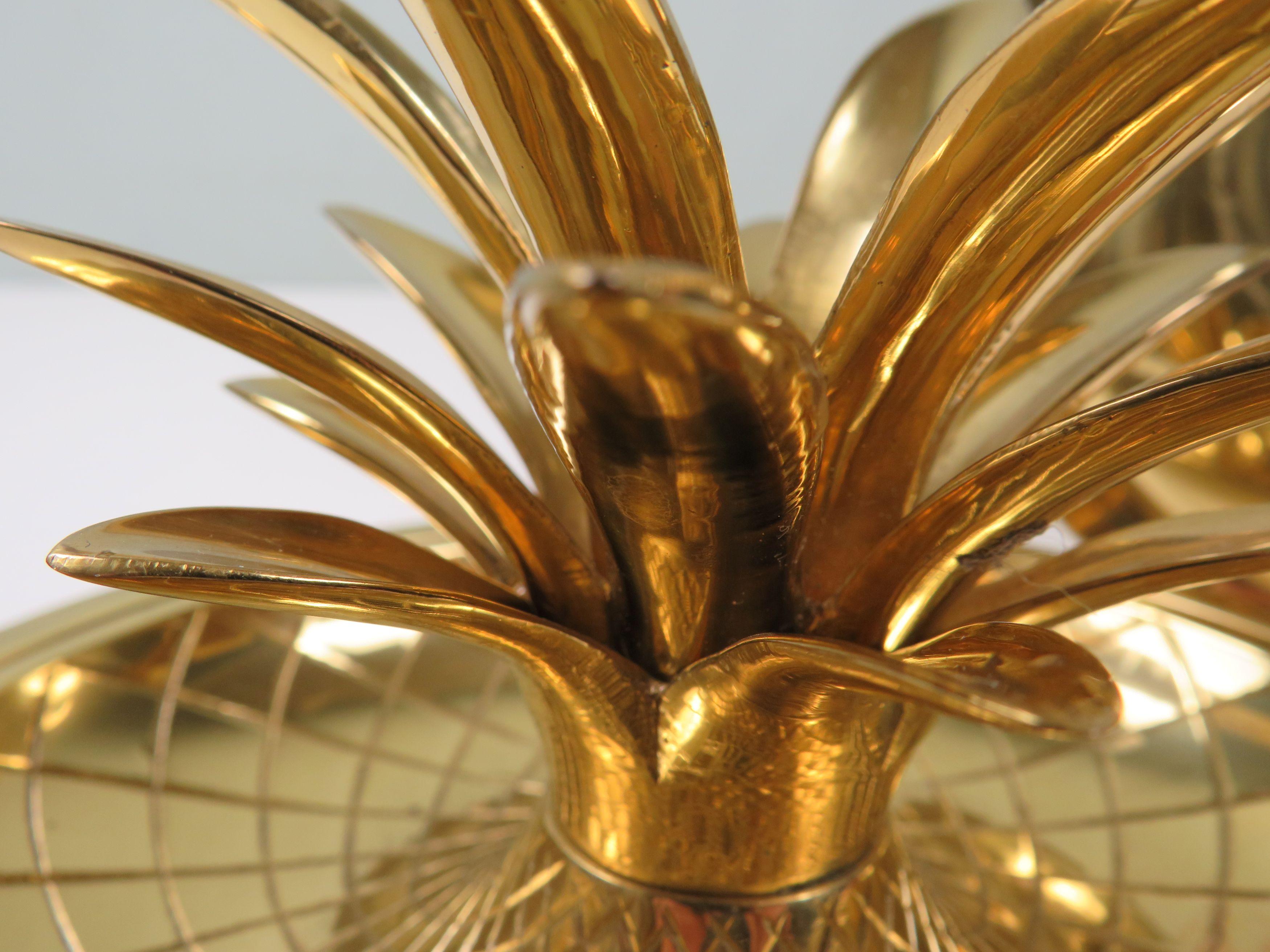 Eleganza dei candelabri ad ananas in ottone laccato 1970 in vendita 1