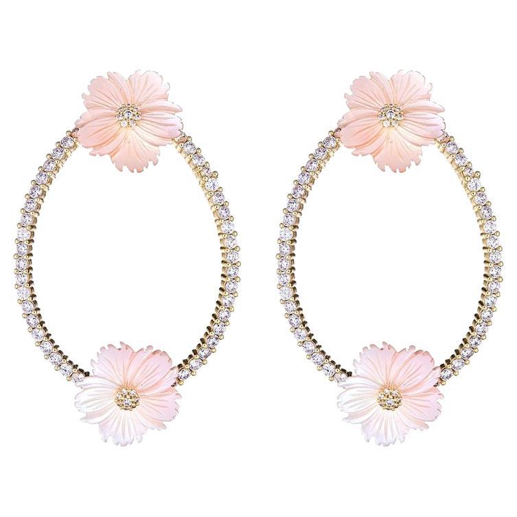 Boucles d'oreilles élégantes en plaqué or 18 carats avec fleurs roses et nacre