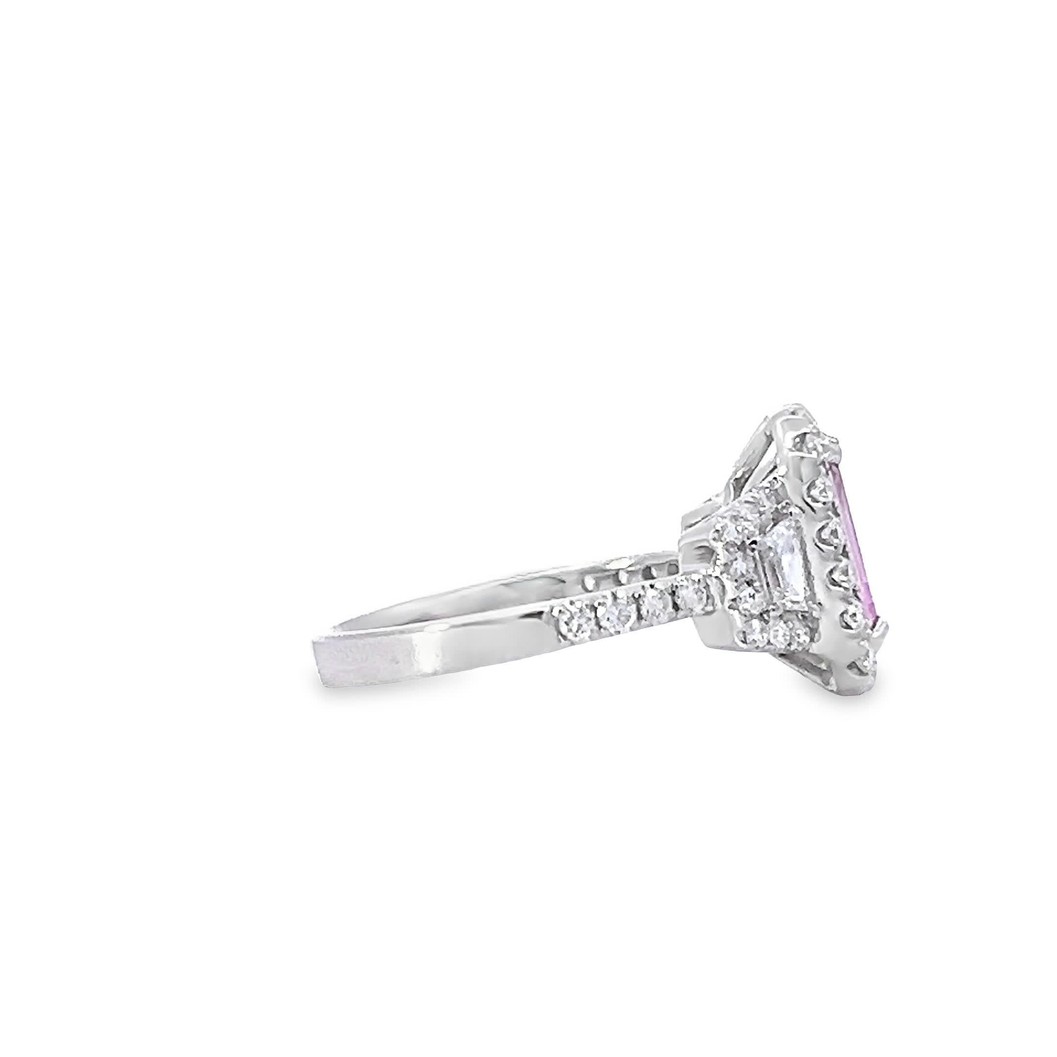 Elegant Pink Gemstone Ring In New Condition For Sale In Great Neck Plaza, NY