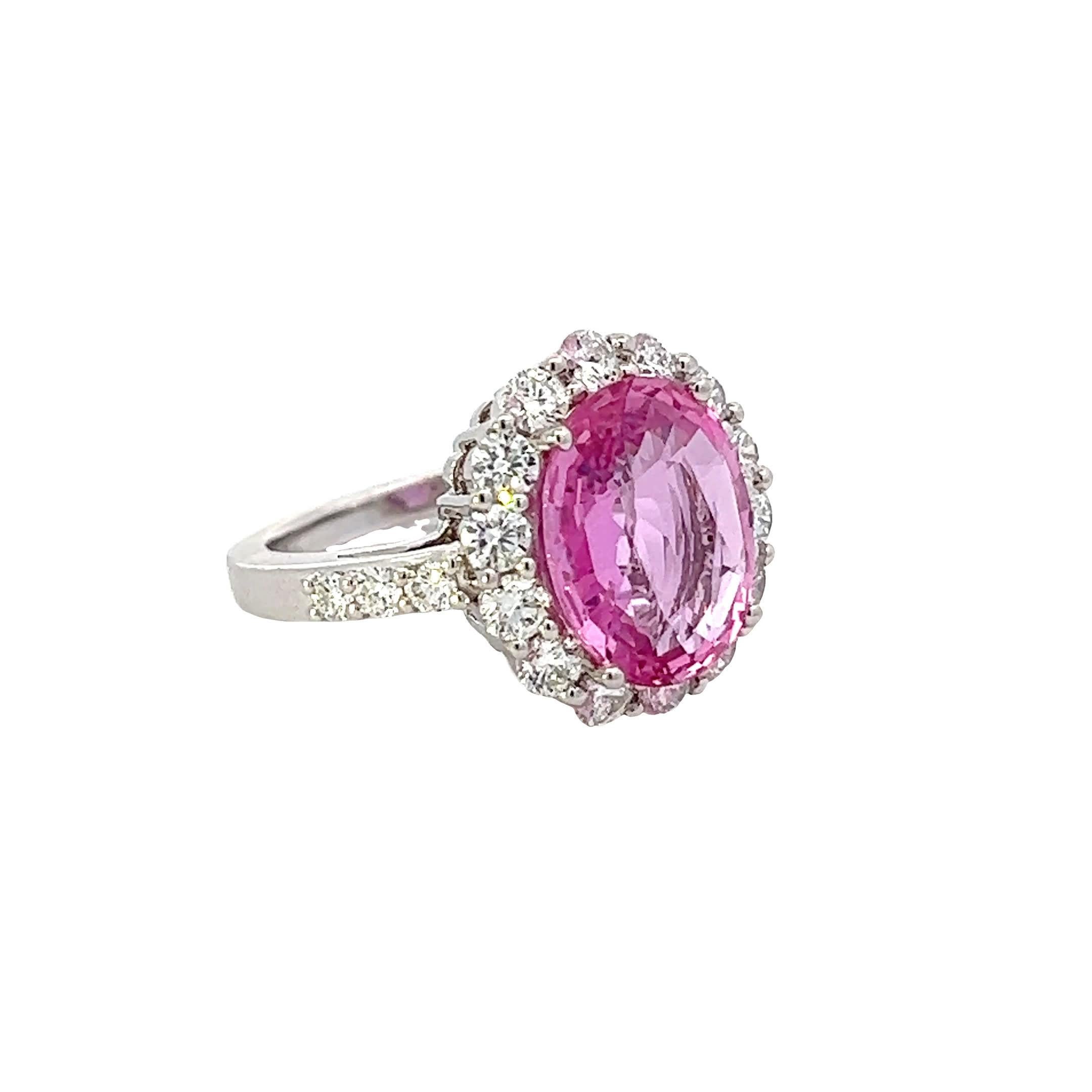 Elegant Pink Gemstone Ring In New Condition For Sale In Great Neck Plaza, NY