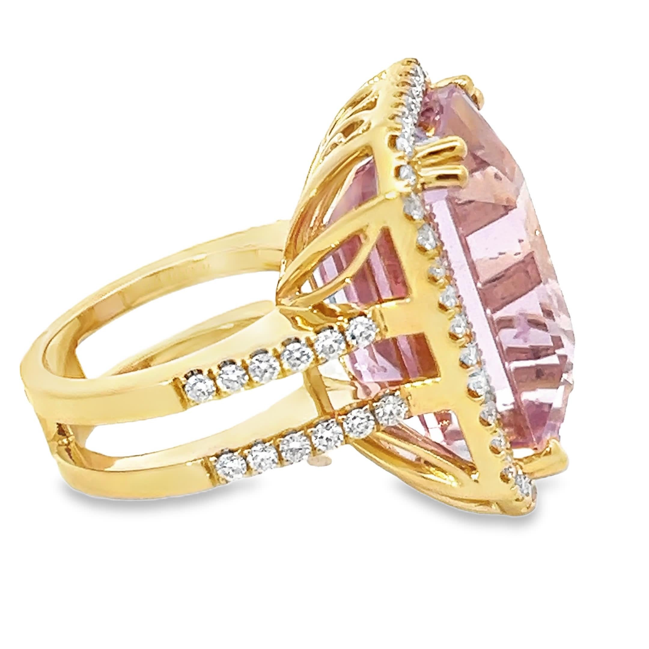 Women's Elegant Pink Gemstone Ring For Sale