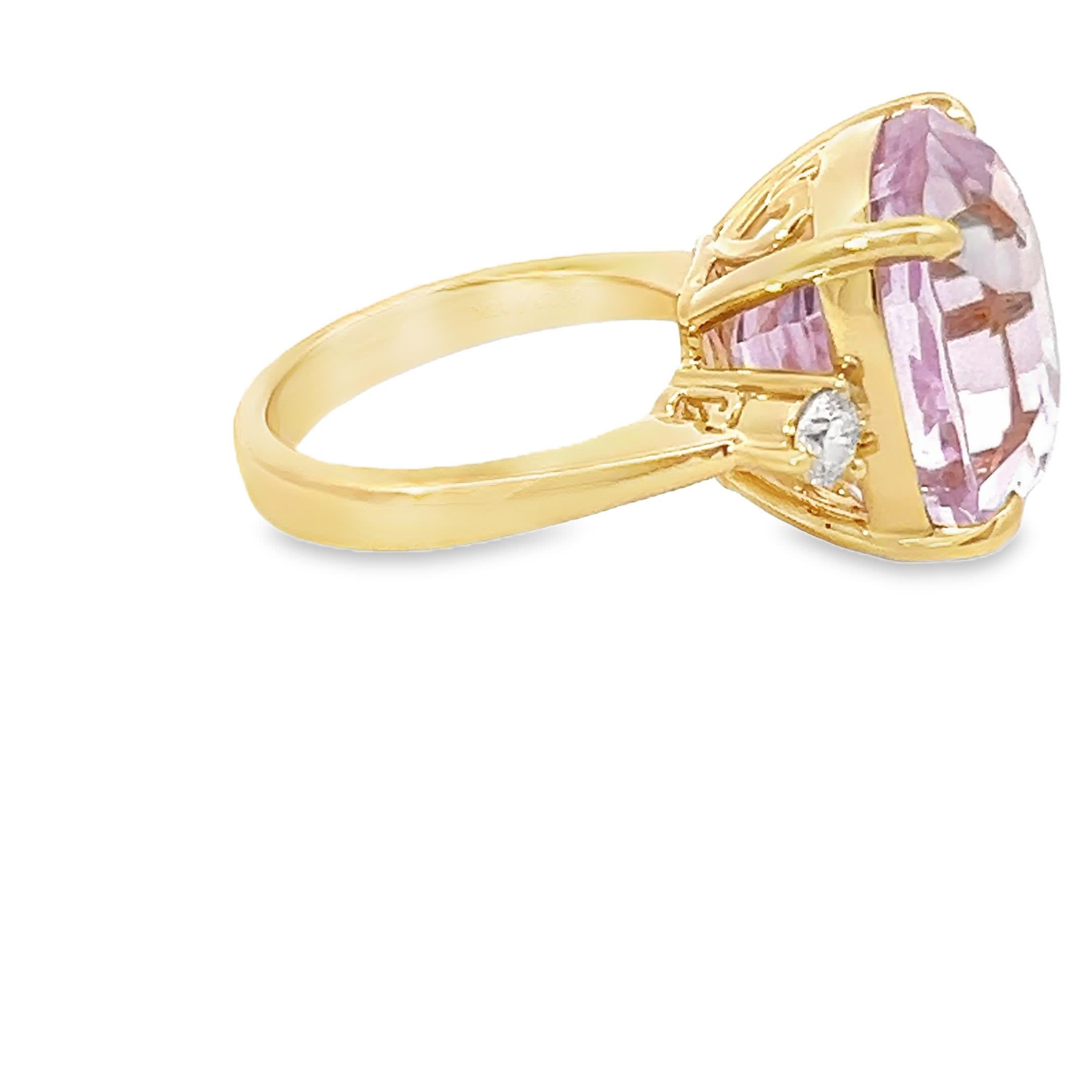 Women's Elegant Pink Gemstone Ring For Sale