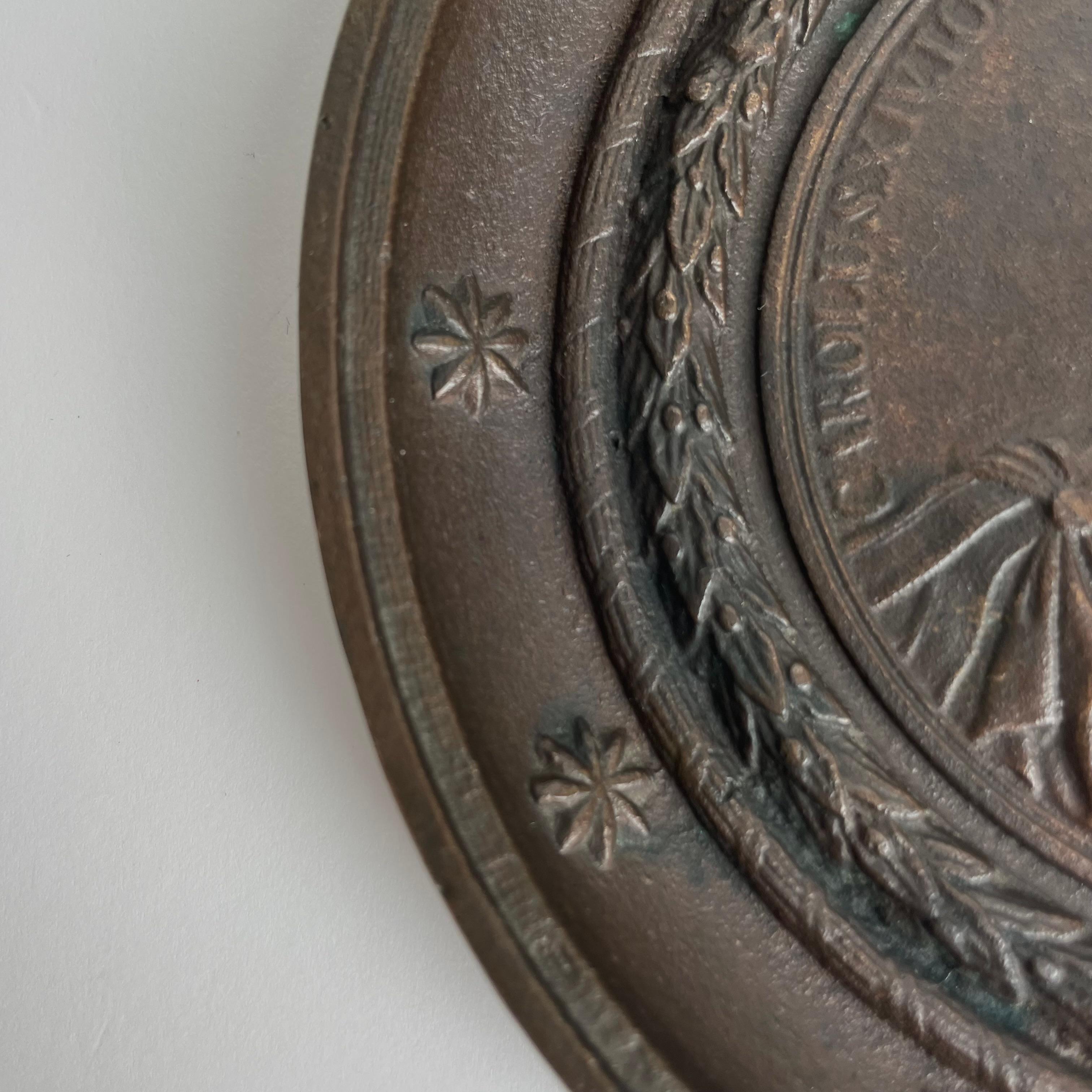 Élégante plaque en fonte, roi suédois Karl XVI Johan des années 1820 Bon état - En vente à Knivsta, SE