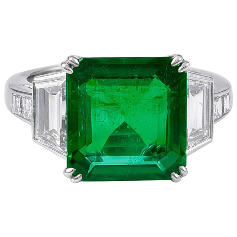 Sophia D. 5,21 Karat Smaragd- und Diamantring aus Platin