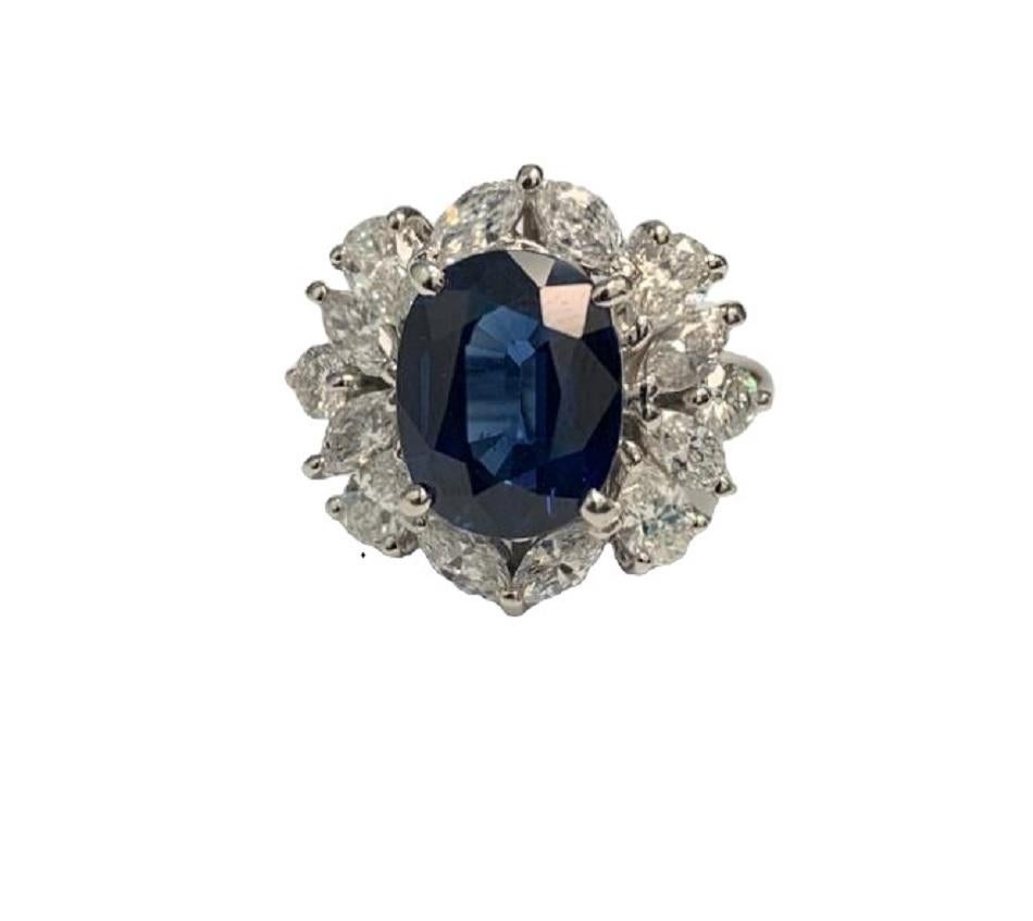 Elegant Platinum 5.22 Carat Sapphire Ring In New Condition For Sale In New York, NY