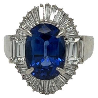 Elegant Platinum 5.22 Carat Sapphire Ring For Sale