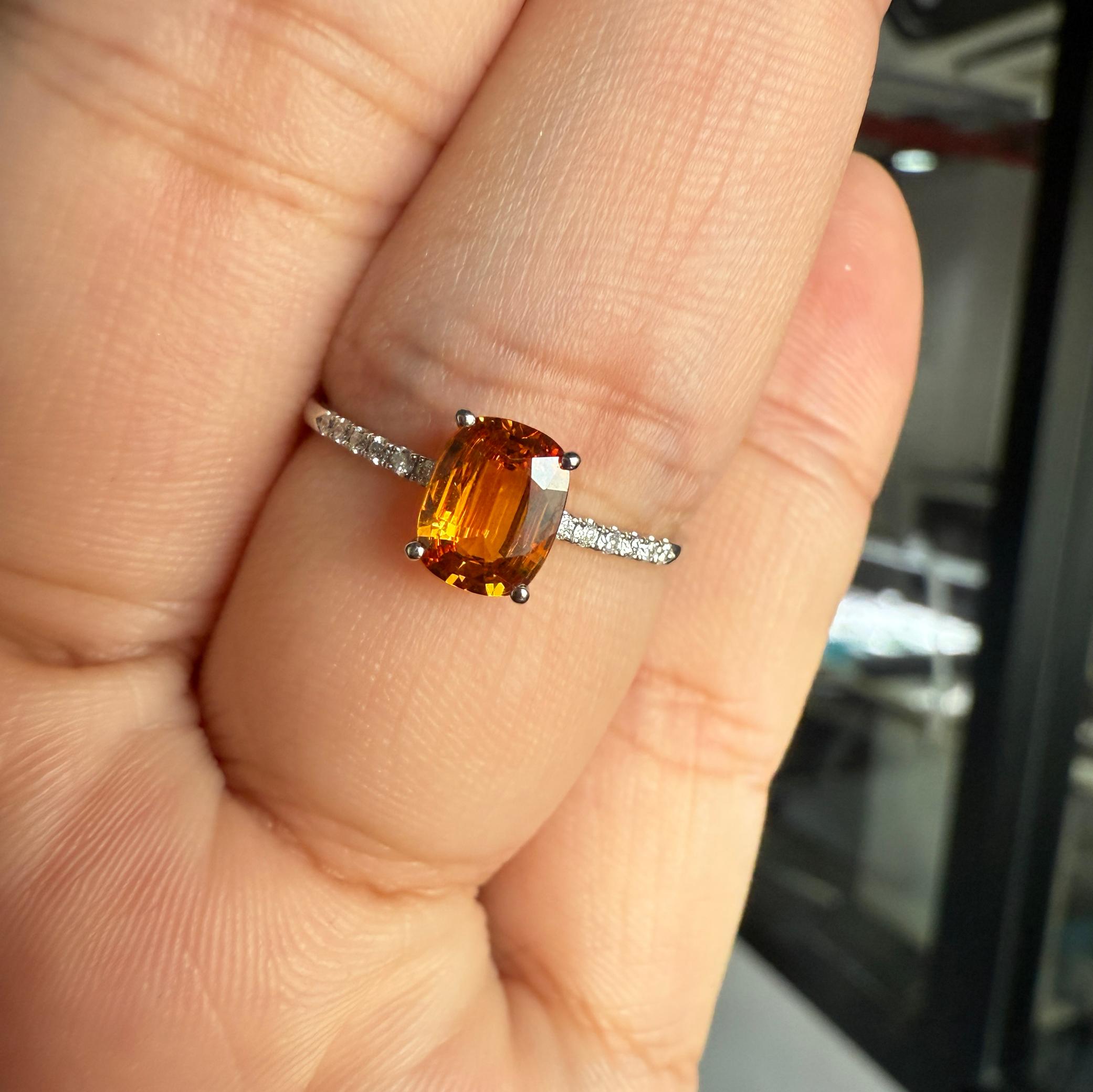 Elegant Platinum 950 Ring with Spessartite Garnet and Natural Diamonds For Sale 1