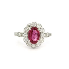 Eleganza in platino AIGS 1,74ctw NO Heat Oval Ruby & Diamond Milgrain Halo Ring