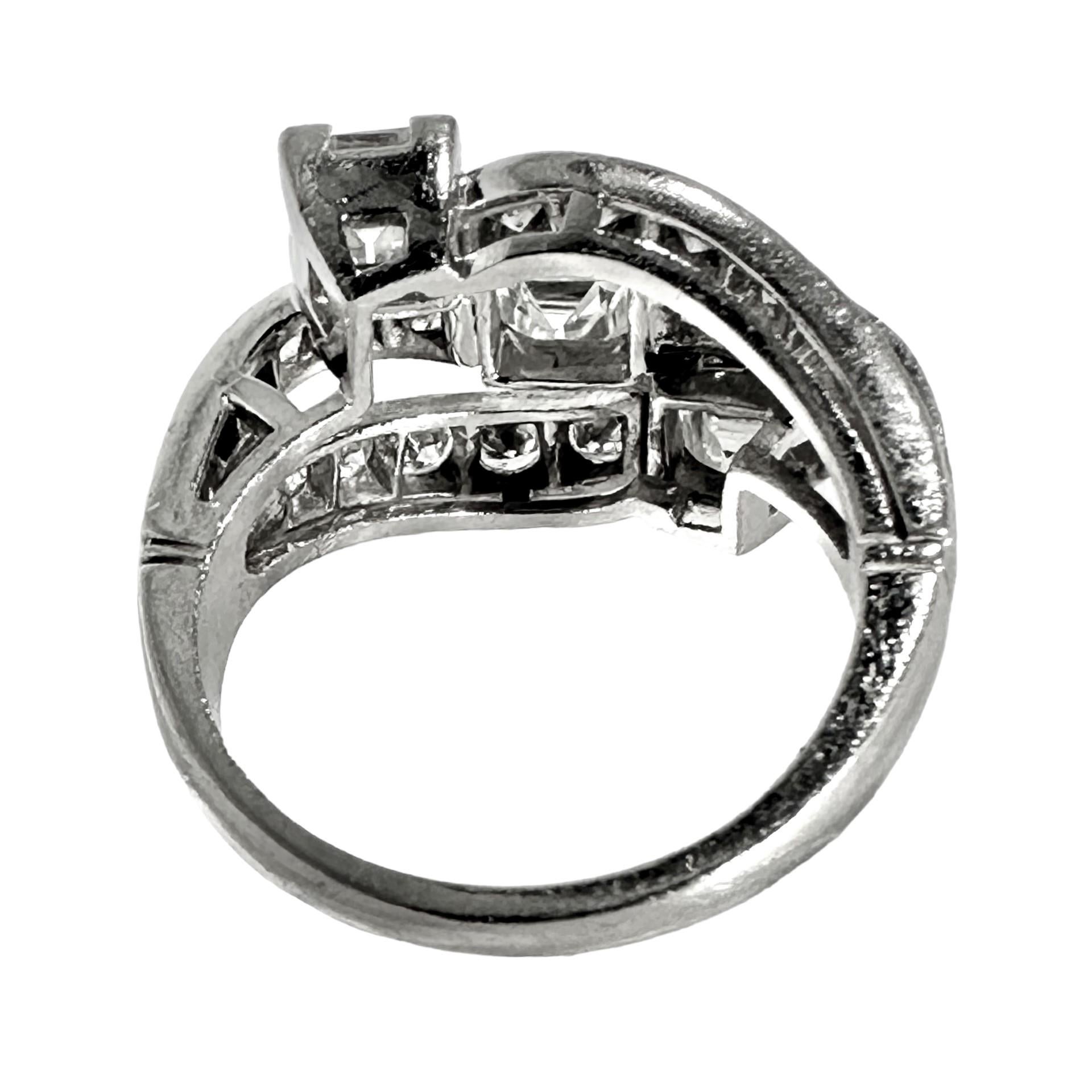 Elegant Platinum Art-Deco Cocktail Ring with Mirror Cut & Brilliant Cut Diamonds For Sale 2