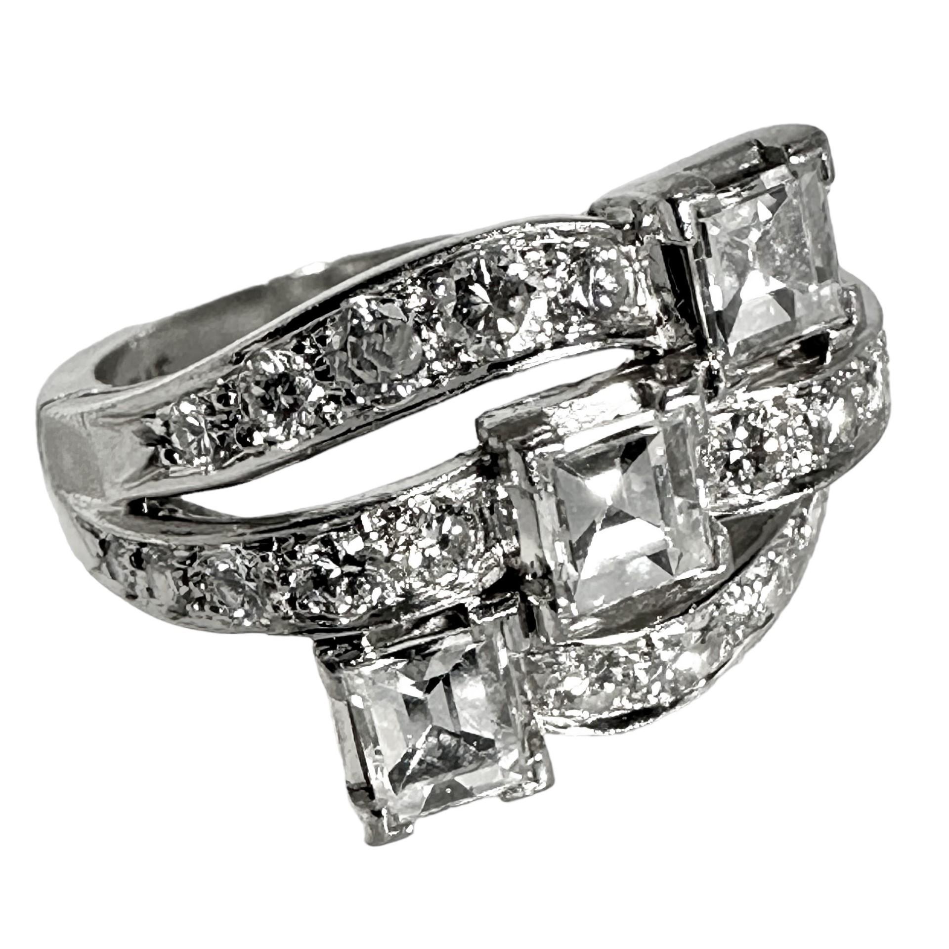 Elegant Platinum Art-Deco Cocktail Ring with Mirror Cut & Brilliant Cut Diamonds For Sale 5