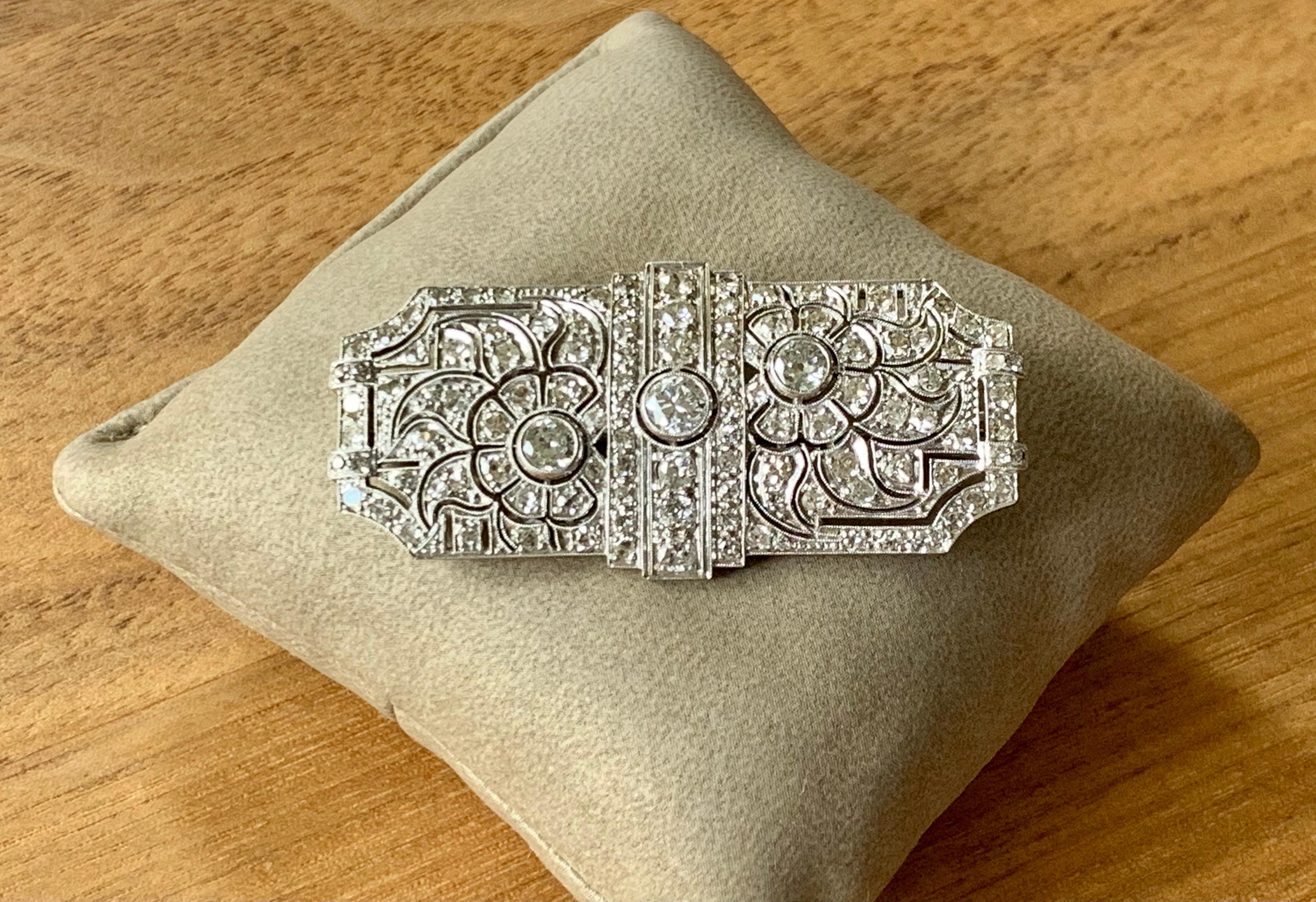 Elegant Platinum Diamond Plaque Brooch, circa 1935 For Sale 3